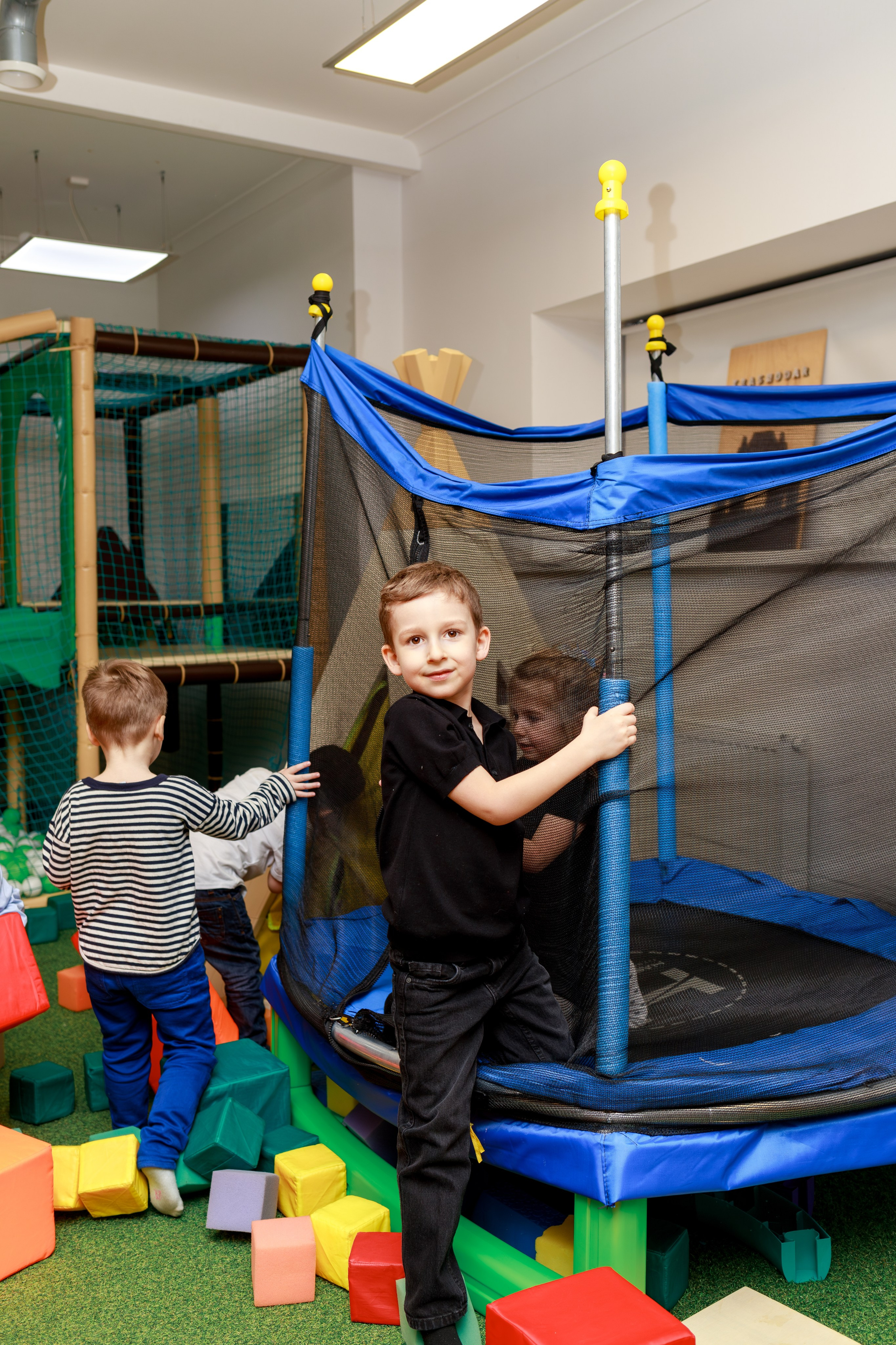 День рождения Ильи в Лифт лофт. Семейный и детский фотограф в Краснодаре Ирина Лаврецкая