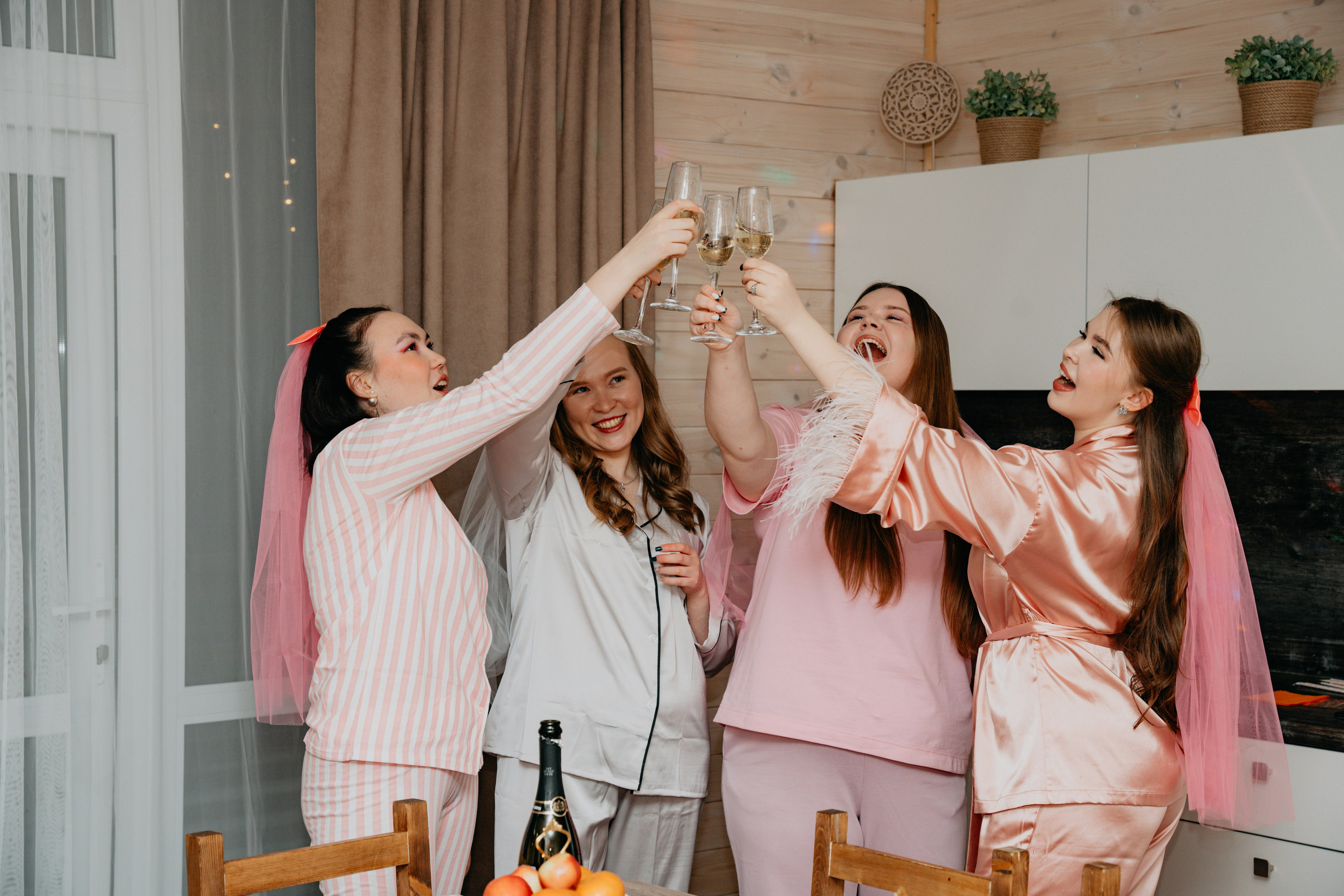 Девичник. Девчонки зажигалочки