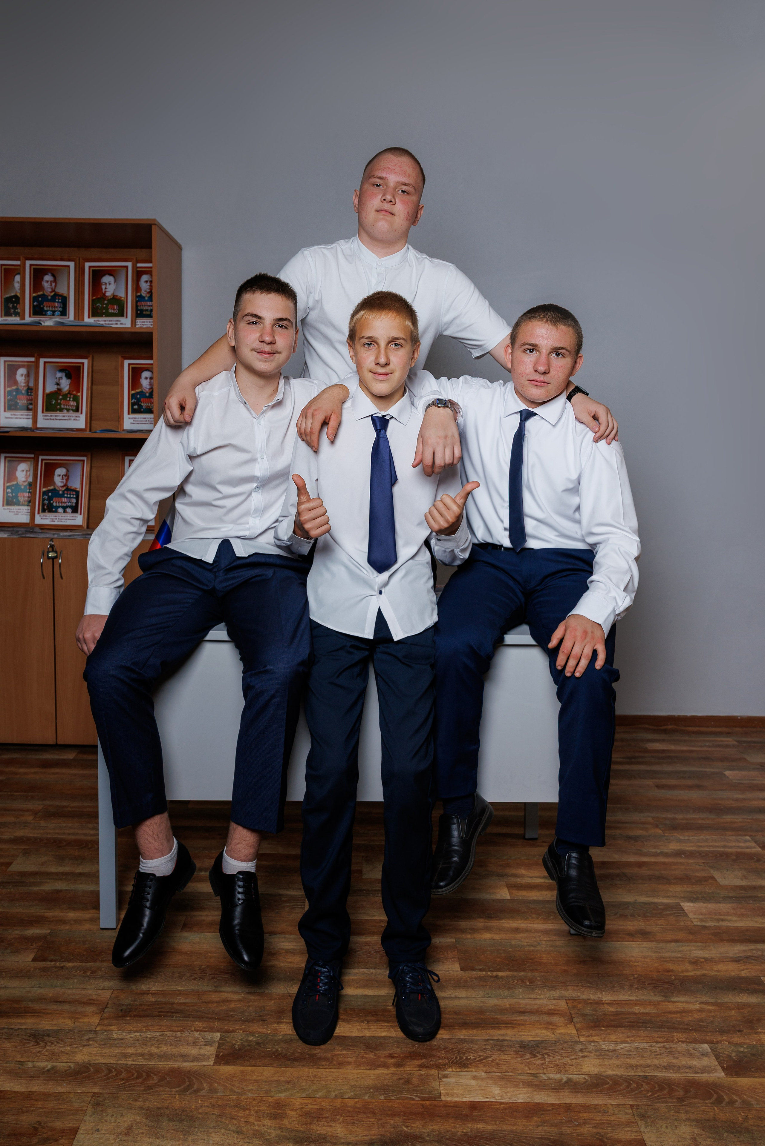 Школьные групповые фото старшие классы. Классные выпускные альбомы в Орле и Орловской области. Фотограф на выпускной