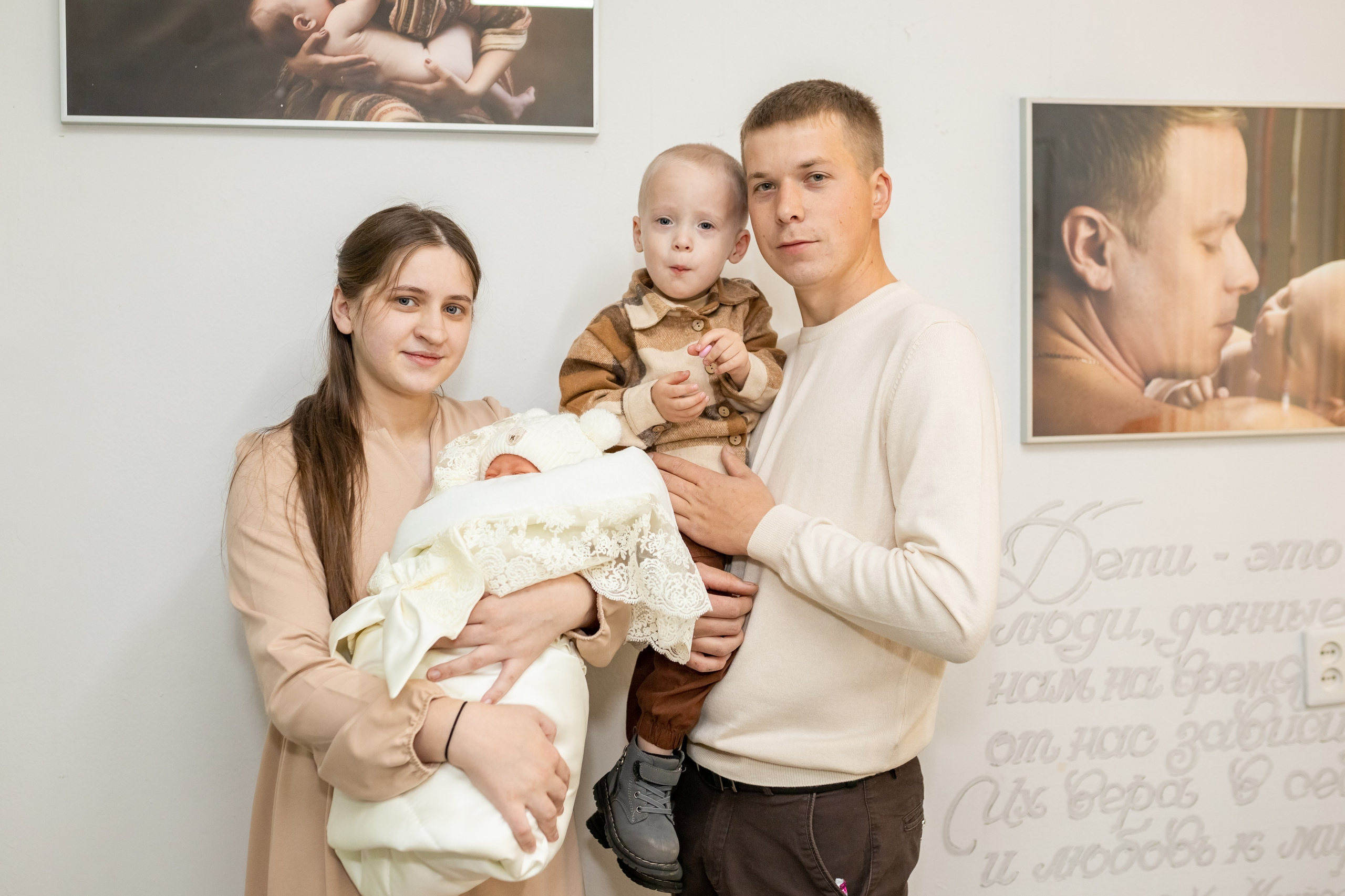 Выписка из роддома в городе Ростове-на-Дону. Олеся Семейская свадебный и семейный фотограф в Ростове-на-Дону