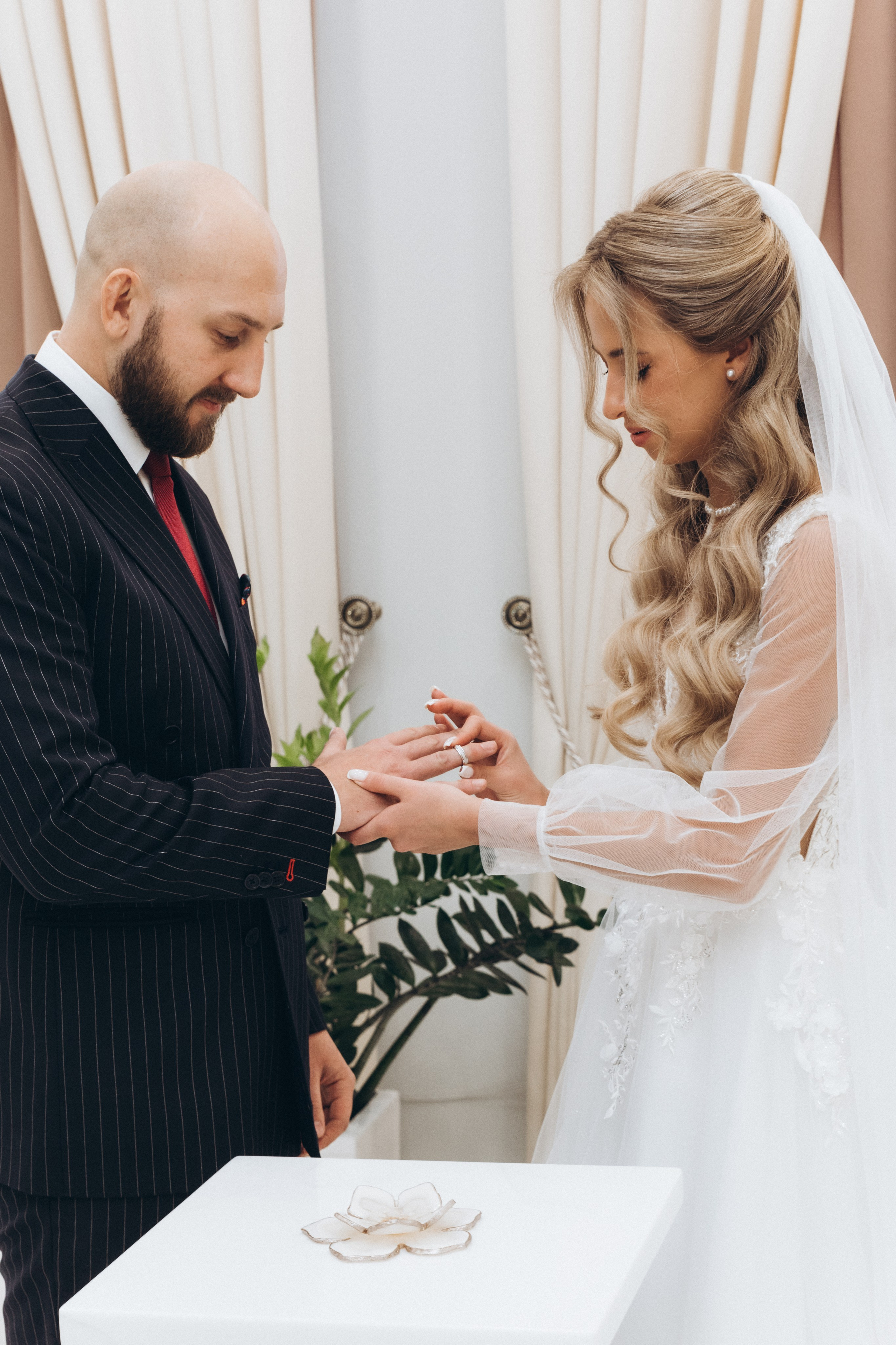 Утро и роспись Виктора и Марии. Ваш фотограф в Одинцовском районе и Москве