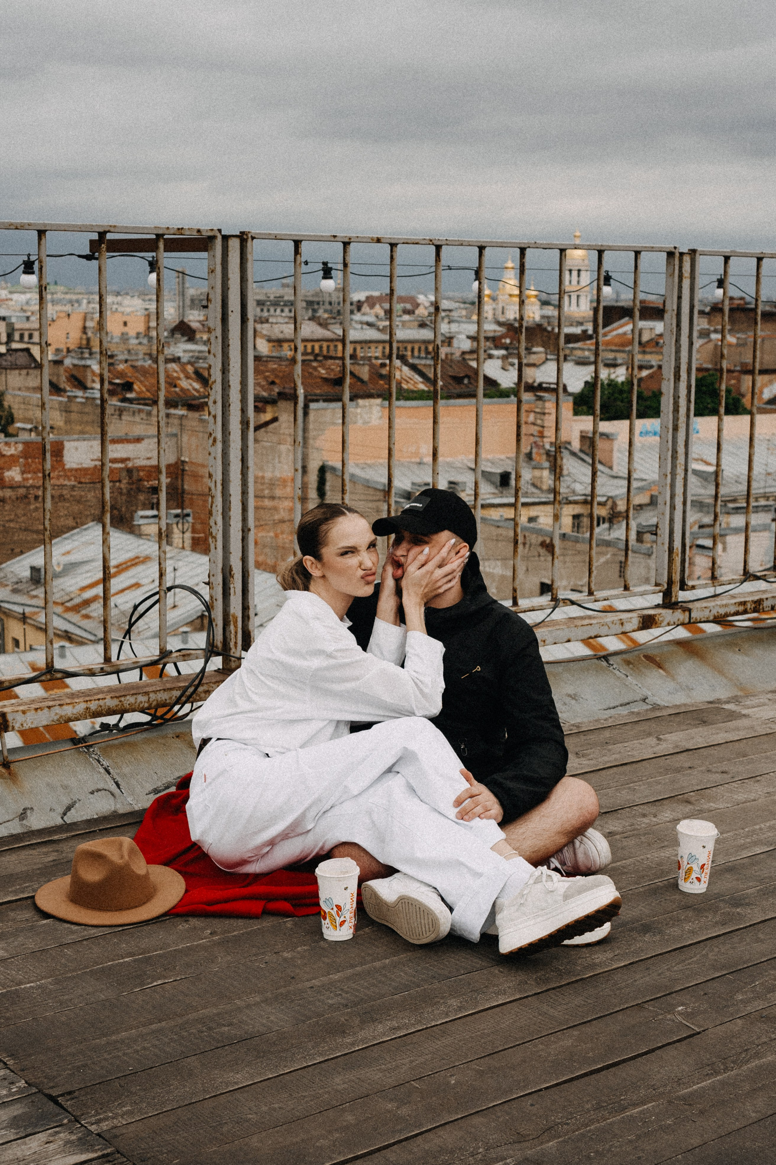 МЫ ГУЛЯЛИ ПРО КРЫШАМ ПИТЕРА. Профессиональный фотограф, Санкт-Петербург — Виктория Богомолова