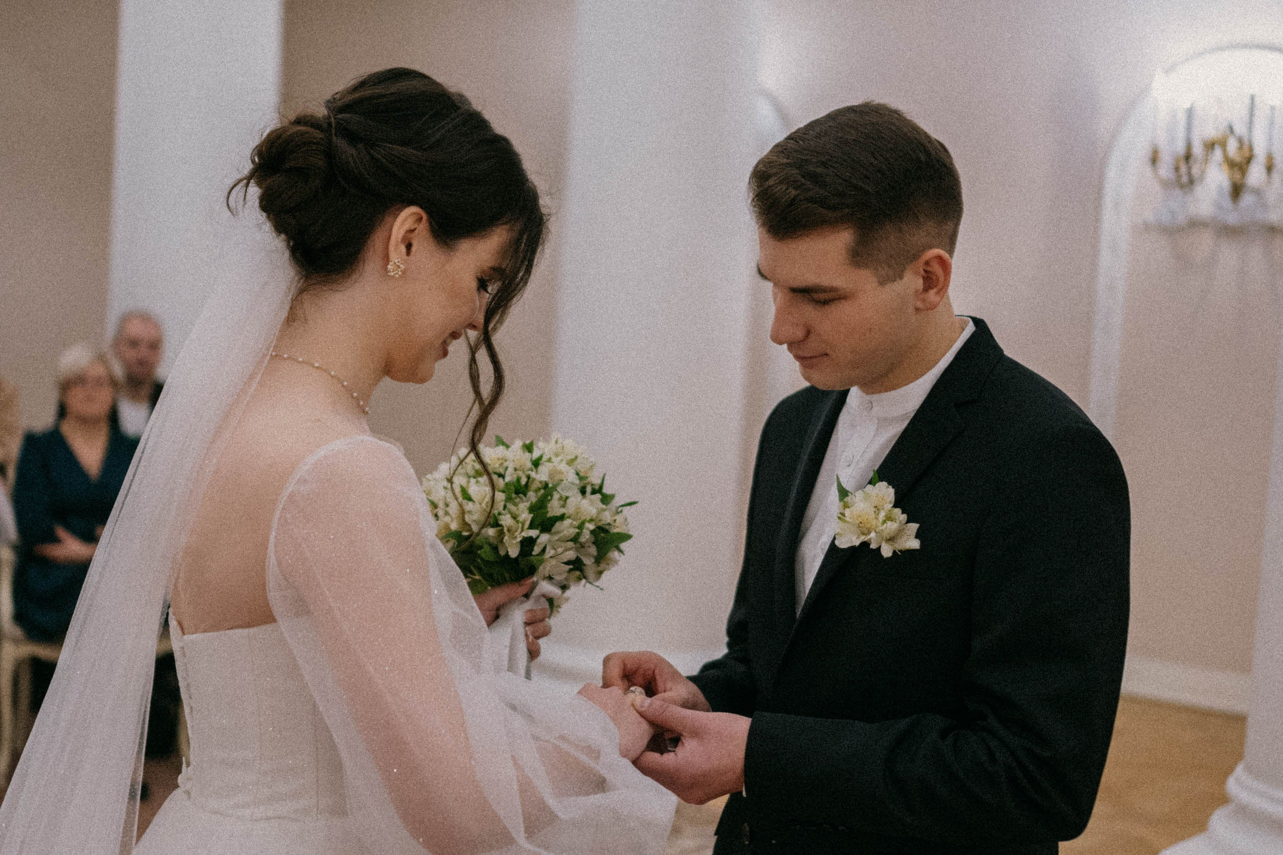 СВАДЕБНАЯ СЬЕМКА ПАРЫ В ГОРОДЕ ПУШКИН В ПАРКЕ ЕКАТЕРИНЕНСКОМ В НОЯБРЕ. Профессиональный фотограф, Санкт-Петербург — Виктория Богомолова