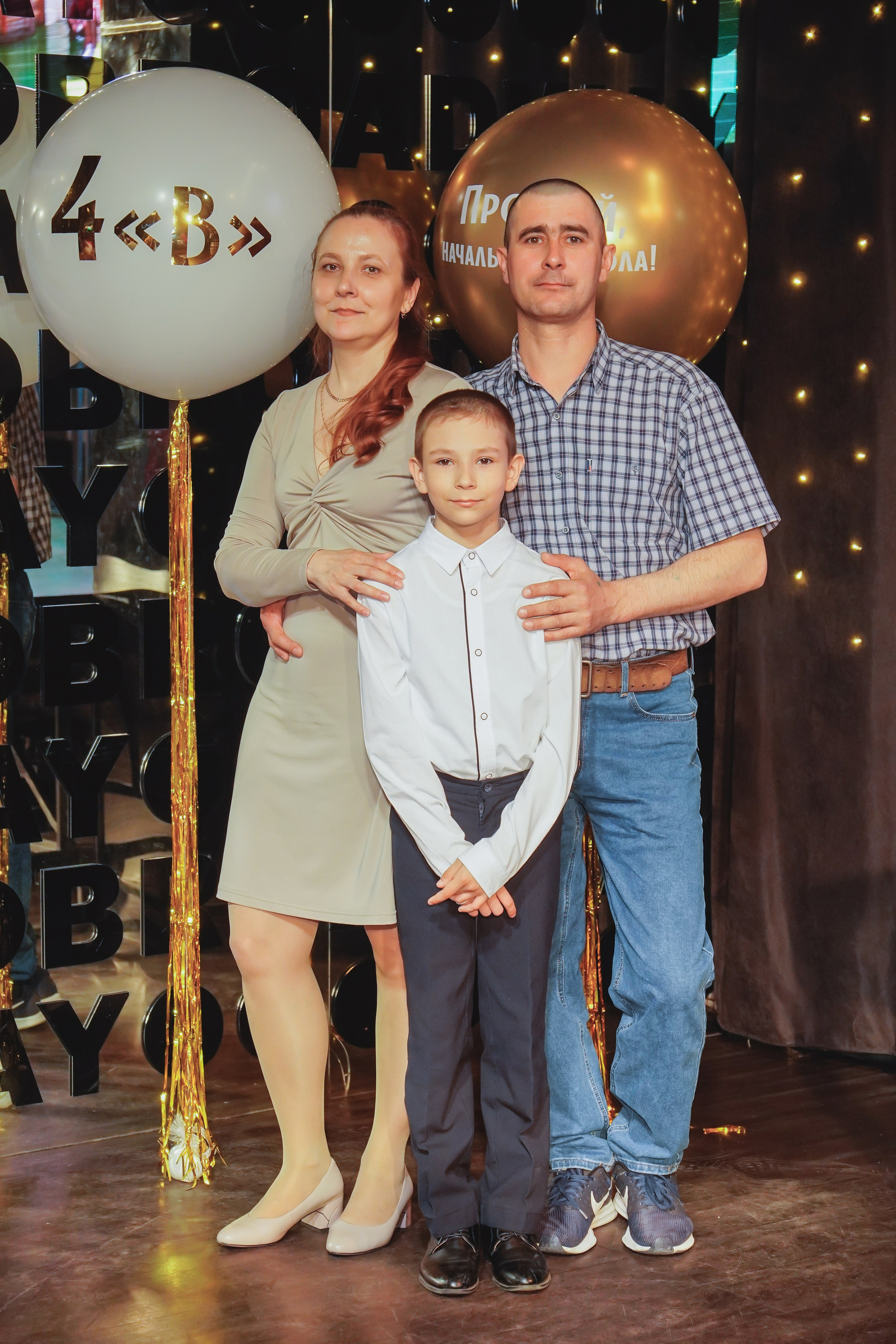 Выпускной. Занимаюсь профессиональной фотографией и живу рядом с Байкалом. Работаю в разных жанрах