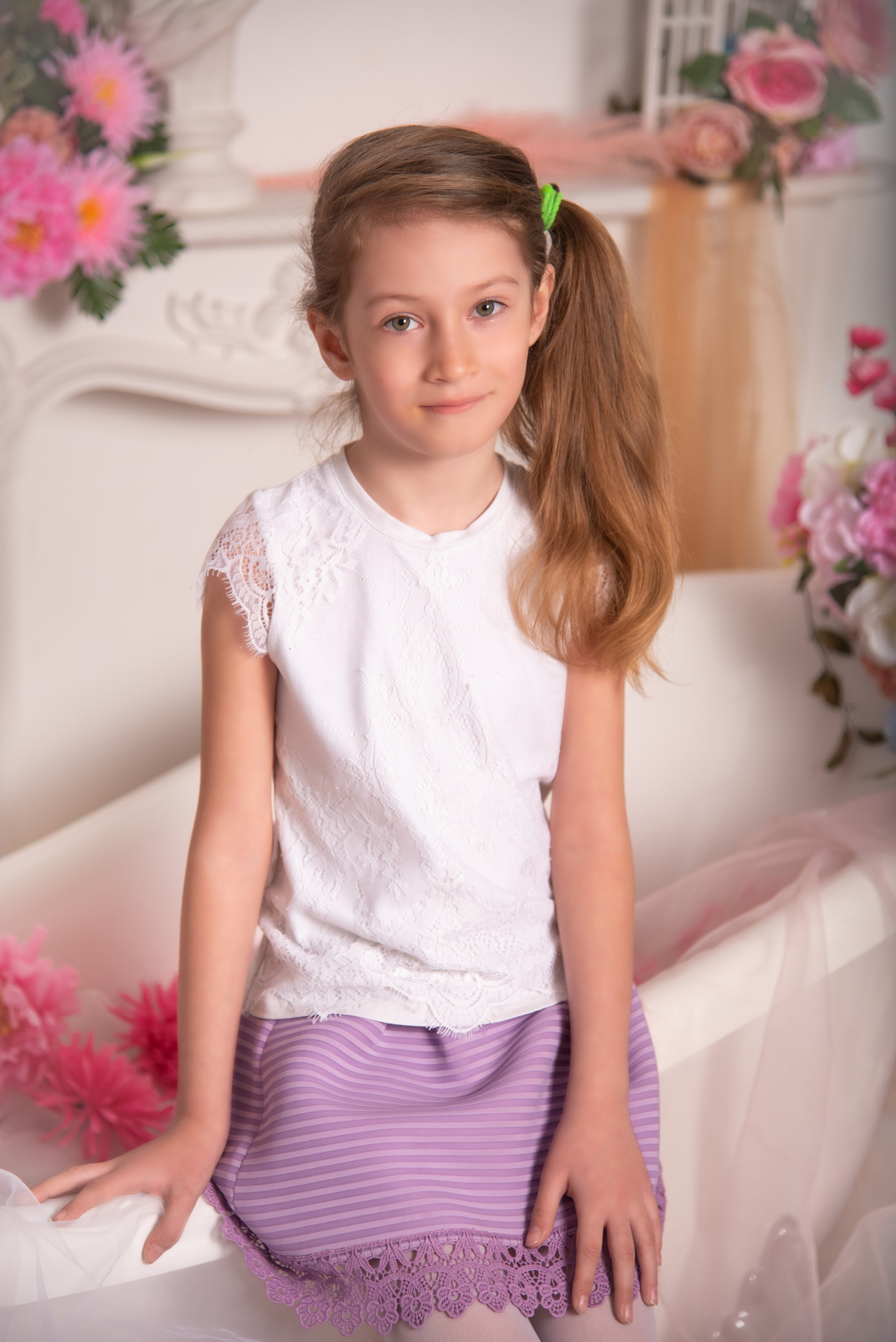 Модельная школа. Занимаюсь профессиональной фотографией и живу рядом с Байкалом. Работаю в разных жанрах