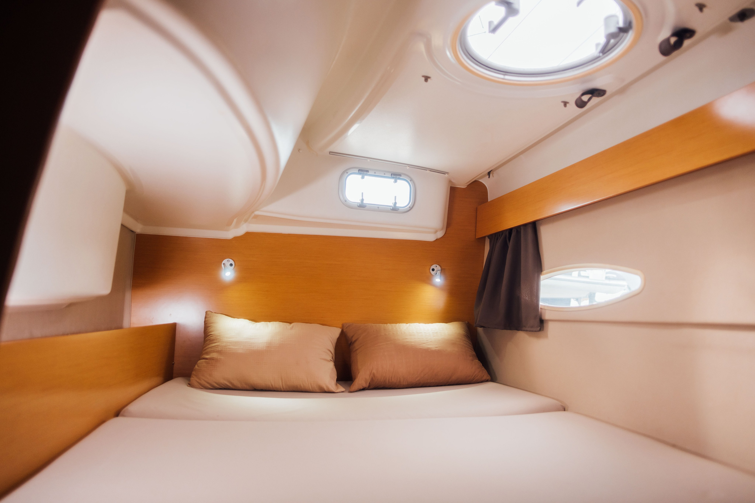 Интерьер Парусной яхты. Фотограф и Видеограф Анапа, Новороссийск, Краснодар. Алина и Женя