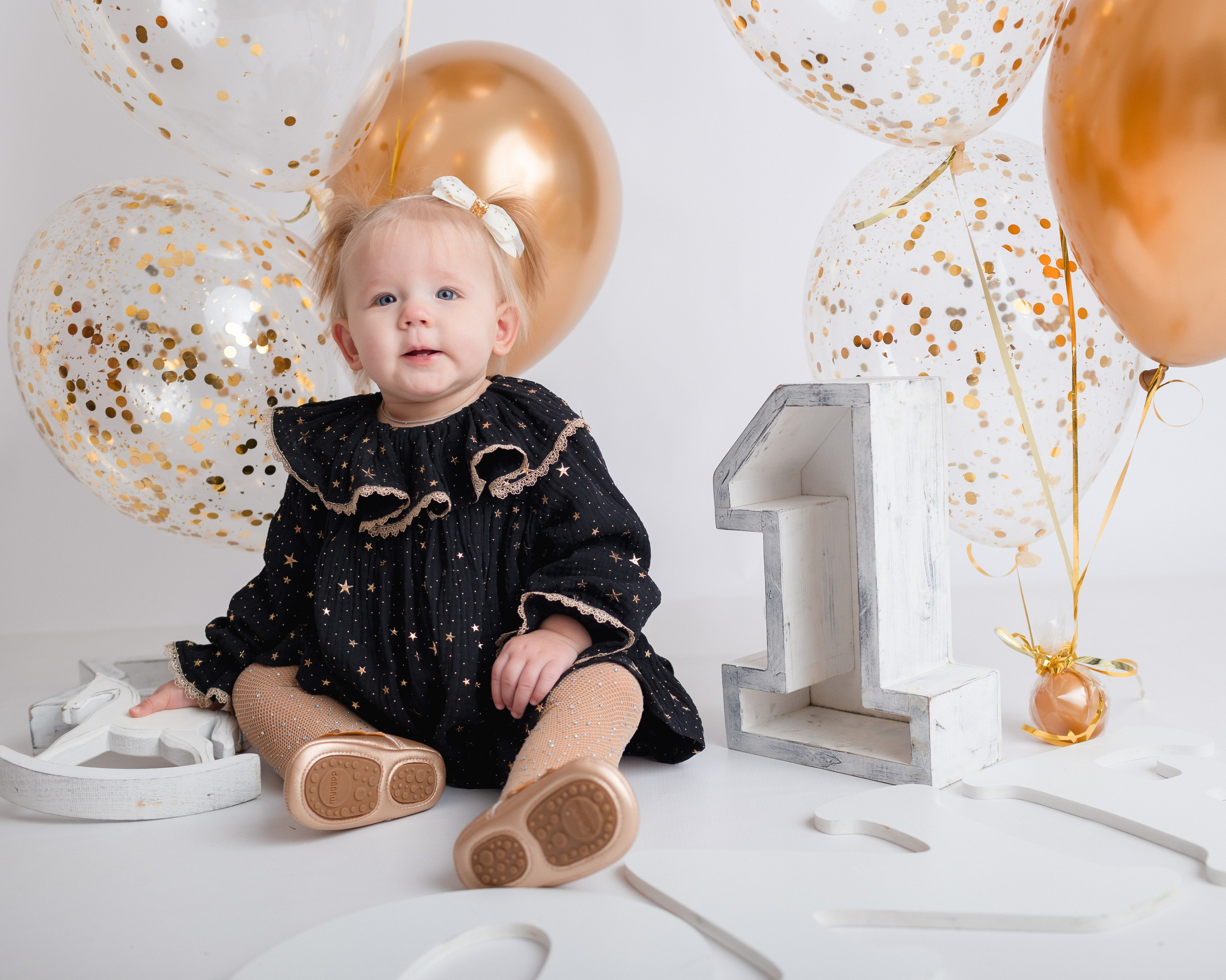 Фотосессия Первый Годик в Твери. Фотостудия для новорожденных и малышей в Твери — На ручки