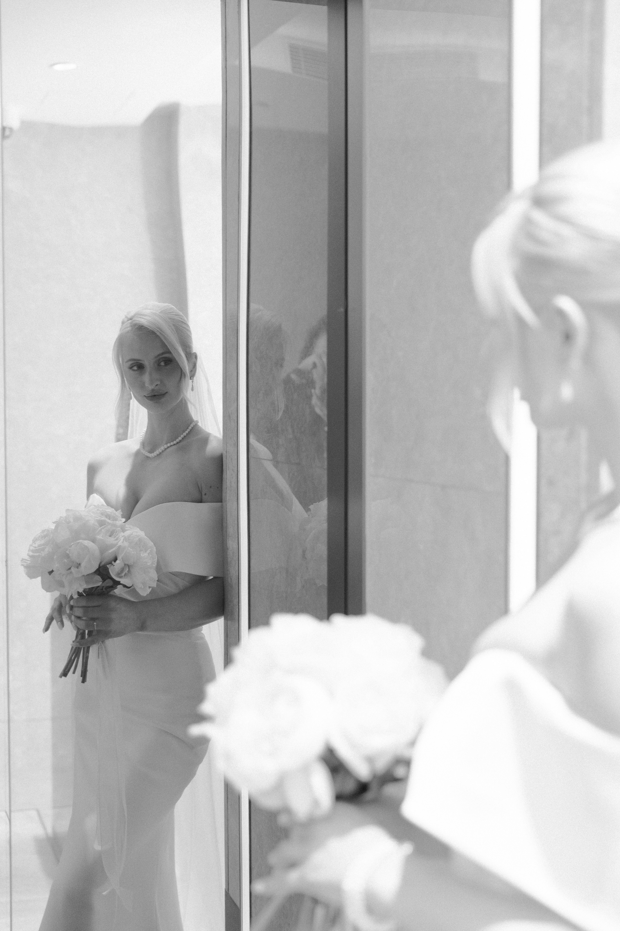 Свадебная фотосессия в Soluxe Hotel и роспись в Савеловском ЗАГСе. Свадебный фотограф в Москве Полина Лелетко