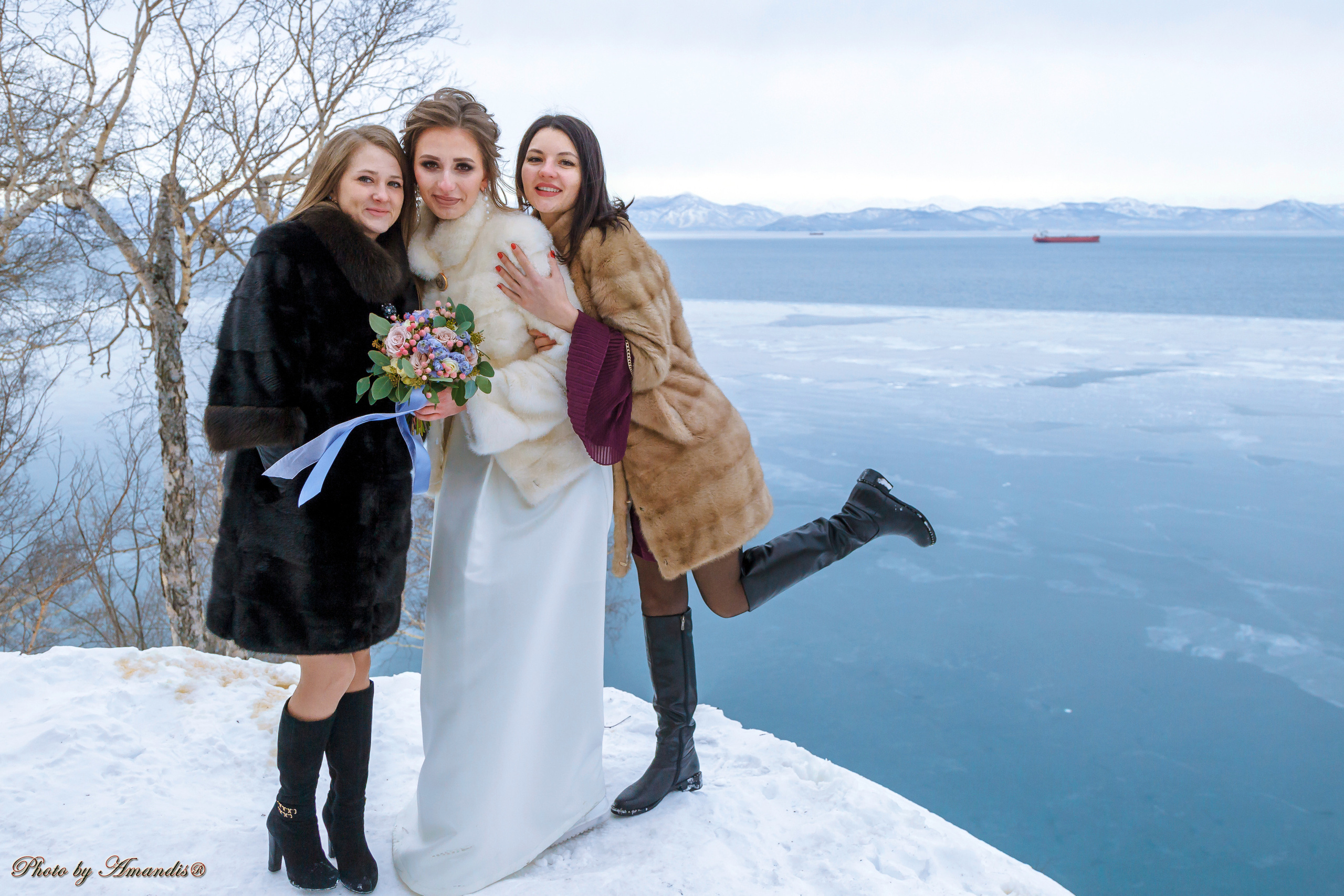 Свадьба Ивана и Марии (Петропавловск-Камчатский, январь 2019). Репортажная съемка в Москве и области. Анималистика