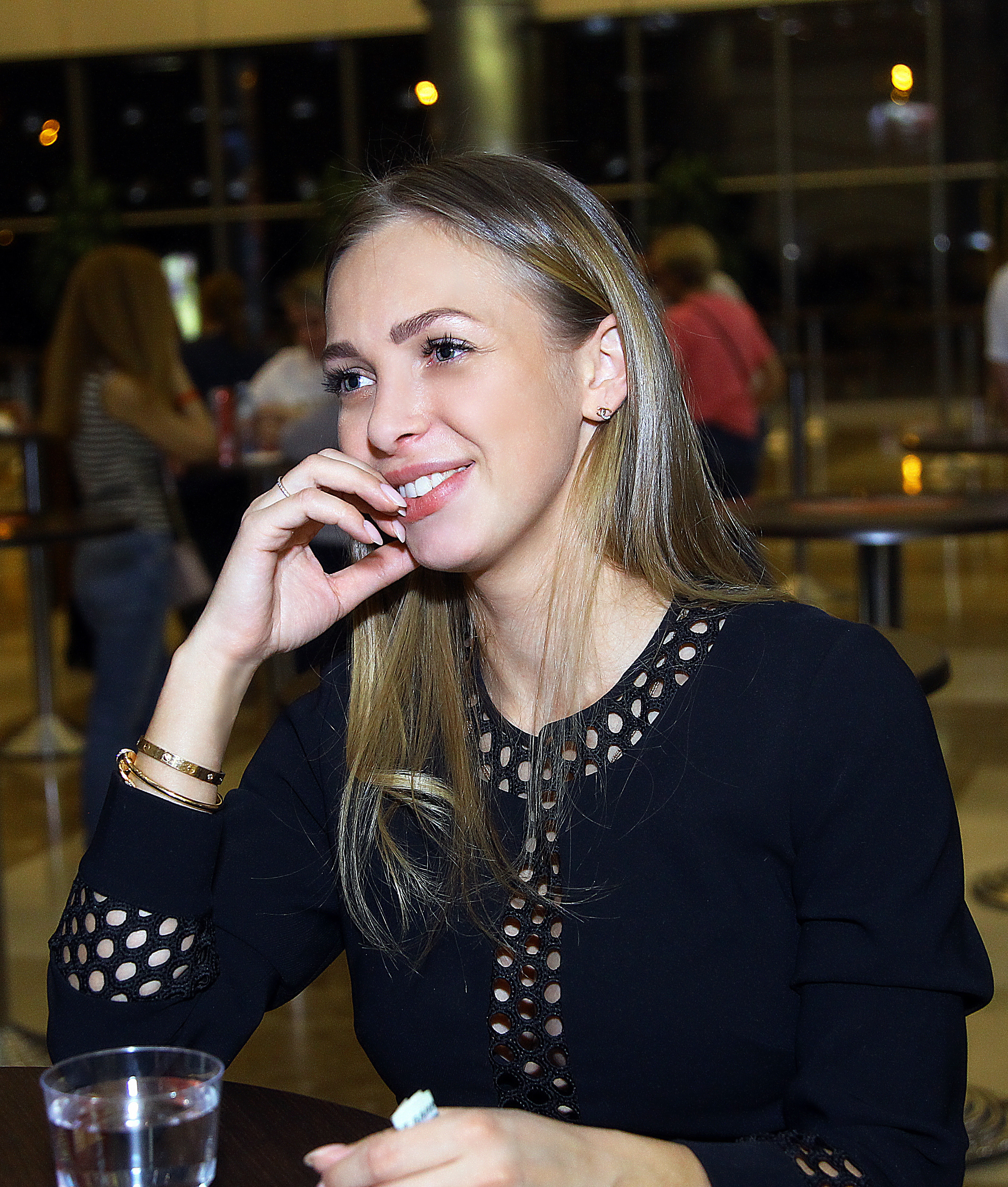 Случайные женские портреты. Репортажная съемка в Москве и области. Анималистика