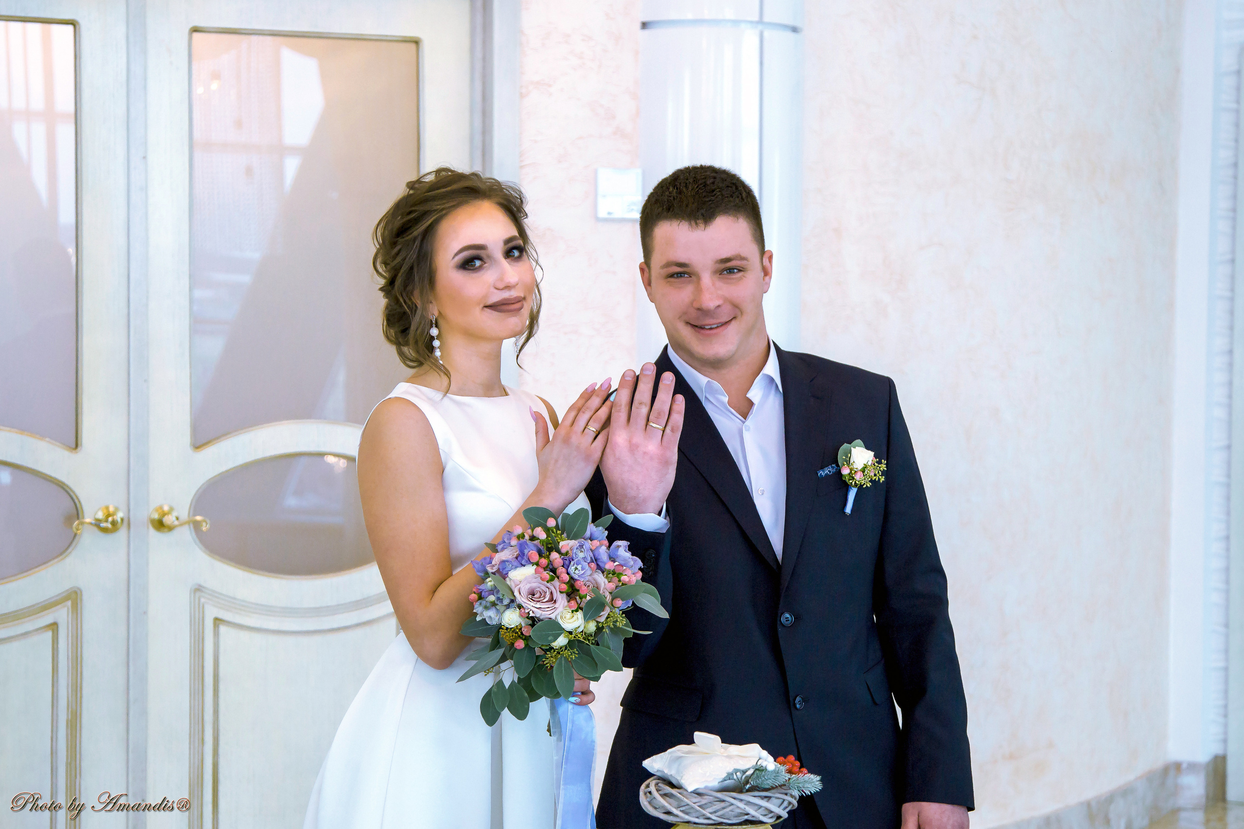 Свадьба Ивана и Марии (Петропавловск-Камчатский, январь 2019). Репортажная съемка в Москве и области. Анималистика