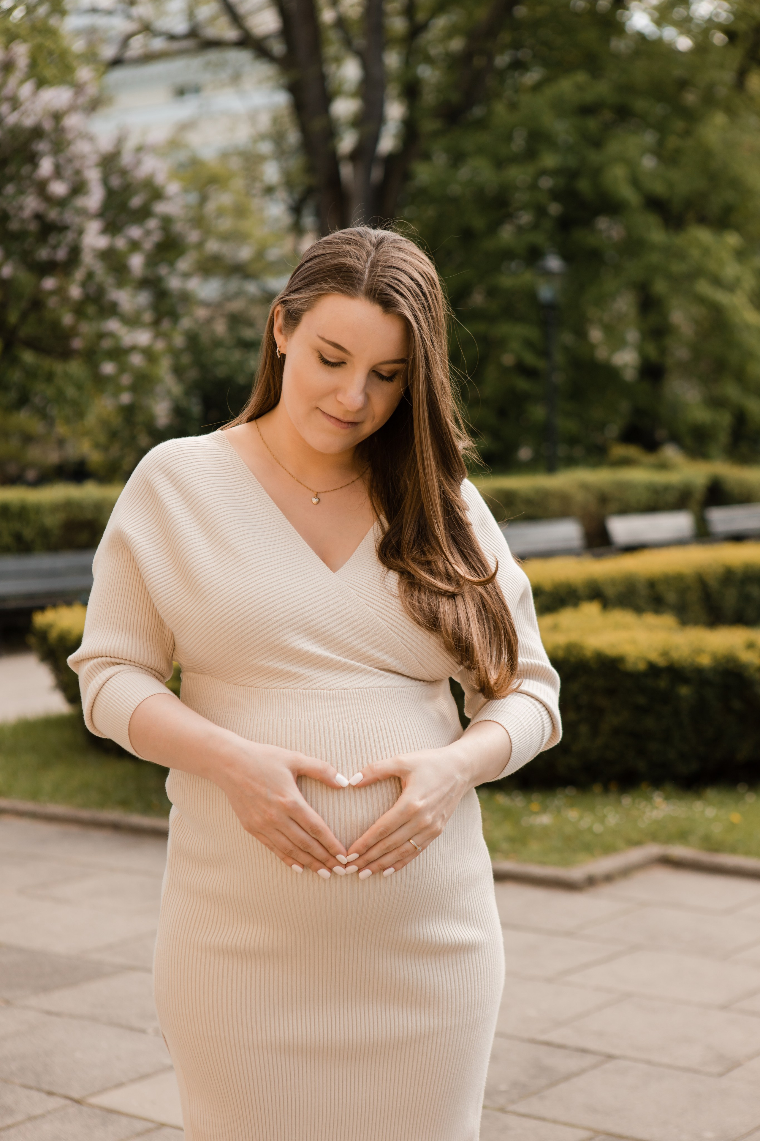 Семейная фотосессия Андрея и Марии. Видеосъемка и фотосъемка свадеб. Фотограф и оператор на свадьбу. Видеосъемка подкастов, собственная видео-фотостудии. Предметная фотосъемка