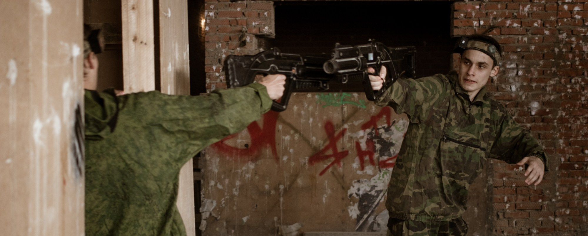 Лазертаг на заводе ЗИП. Репортажный, промышленный и маркетплейс-фотограф Дмитрий Чернат