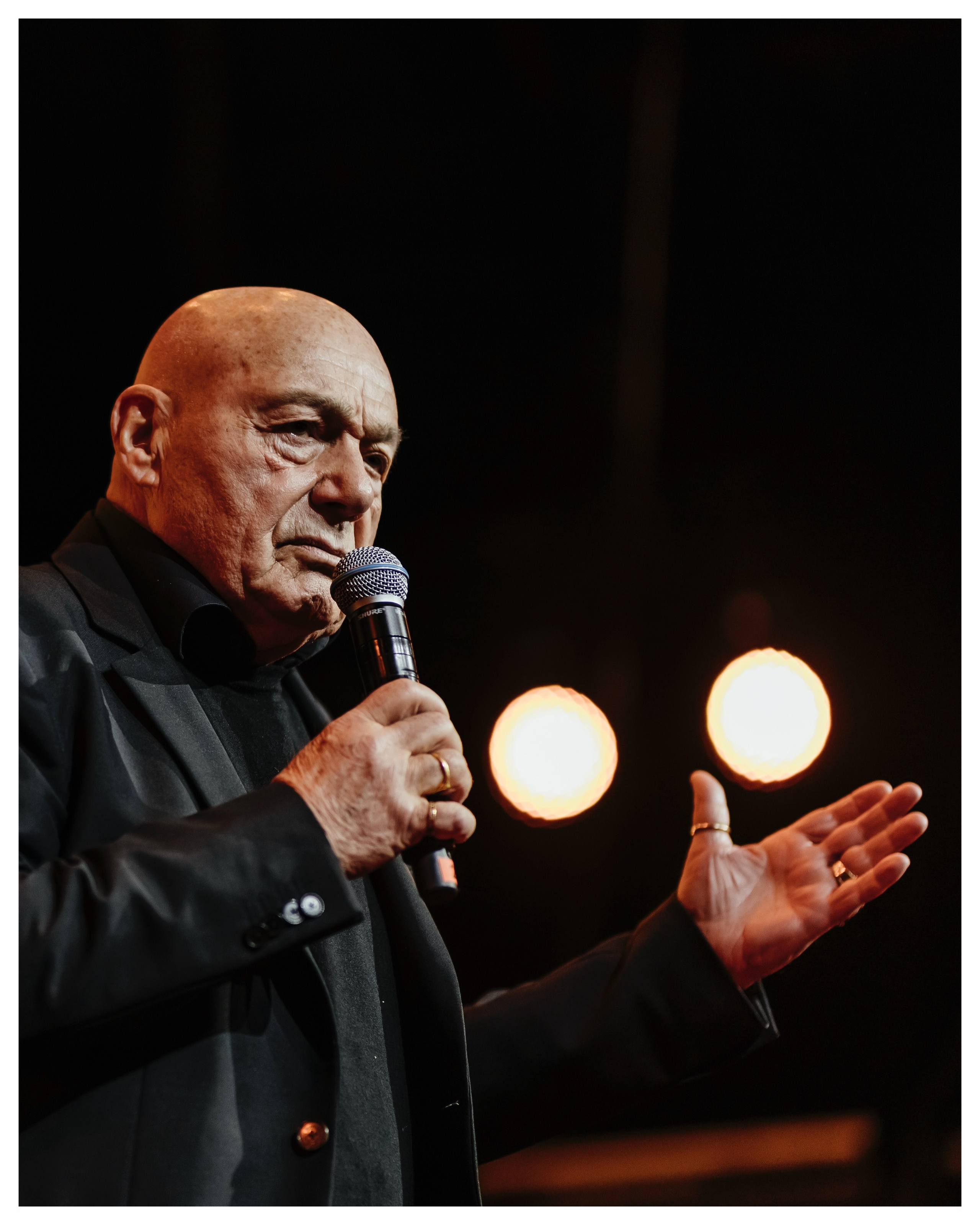 Виталий Кривцов Профессиональный репортажный фотограф сниму ваше мероприятие стильно, эмоционально и креативно. Репортажный, event, концертный и backstage фотограф из Москвы Виталий Кривцов