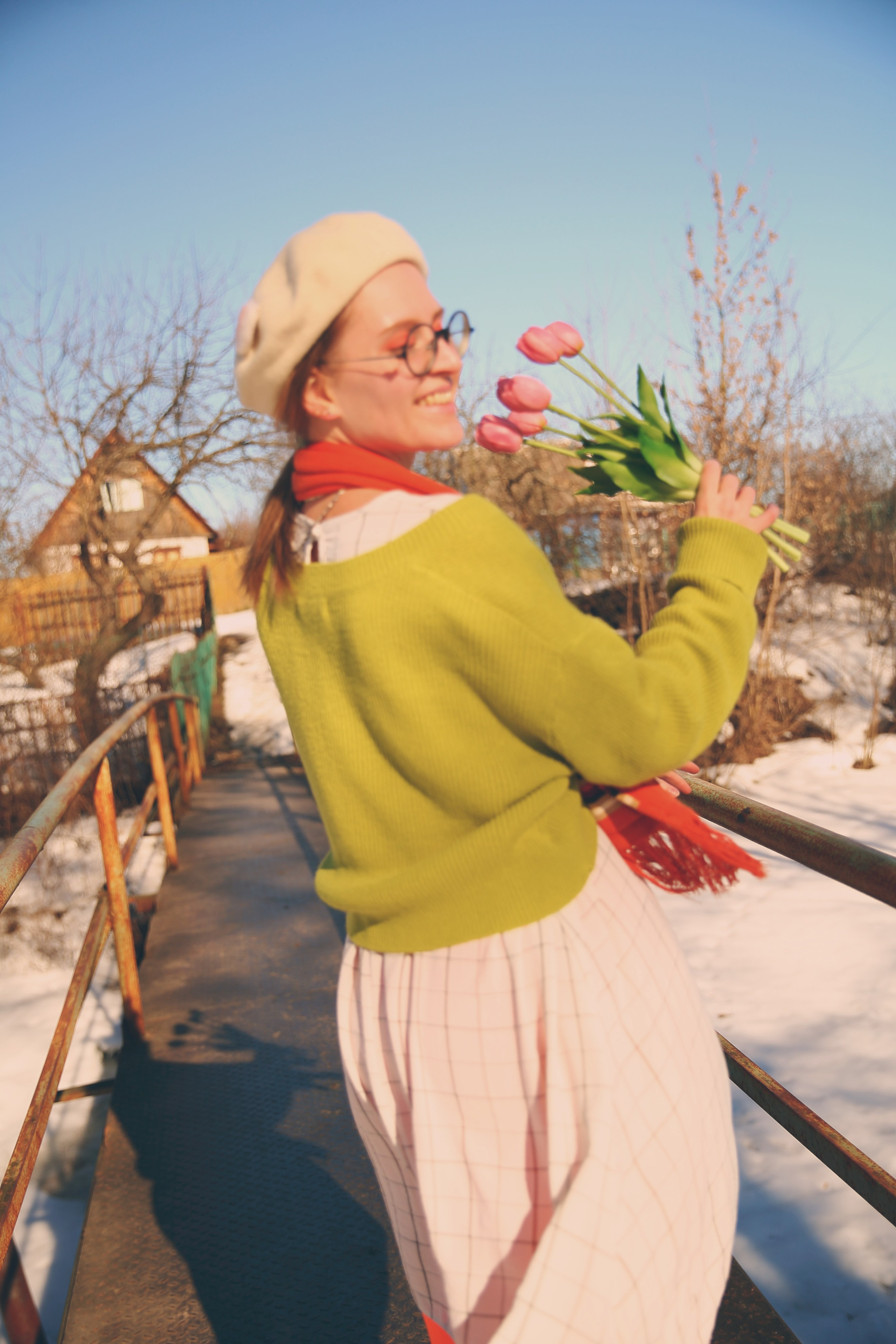 Весенняя фотосессия девушки на природе. Свадебный и репортажный фотограф в Ярославле и Санкт-Петербурге Роман Микрюков