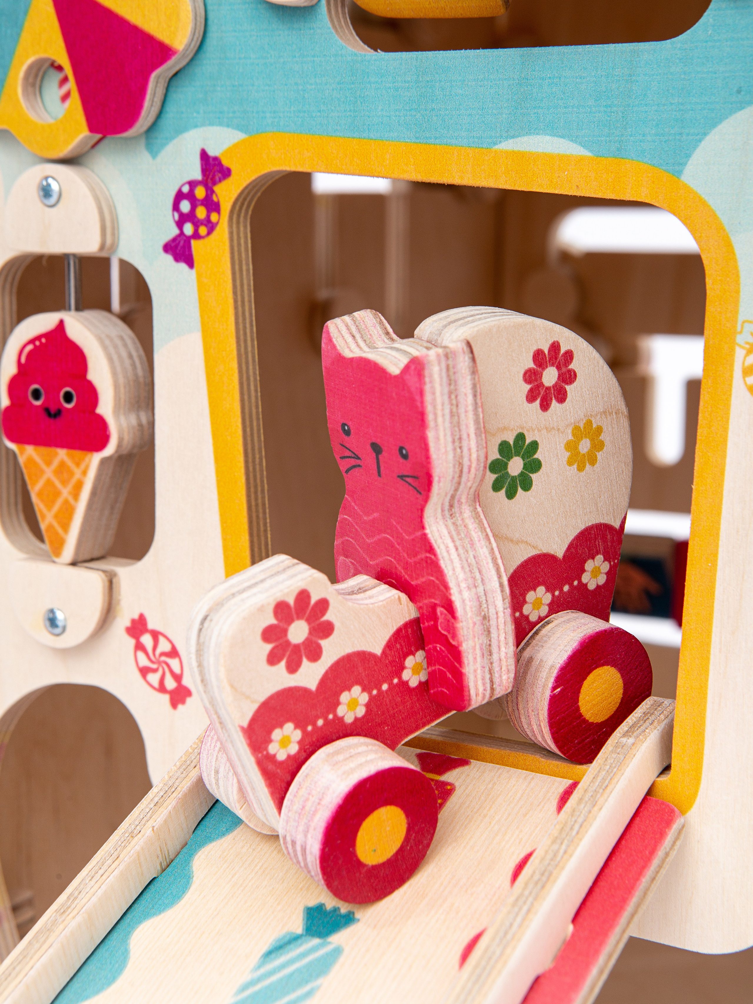 Бизидомики на белом фоне. Главная