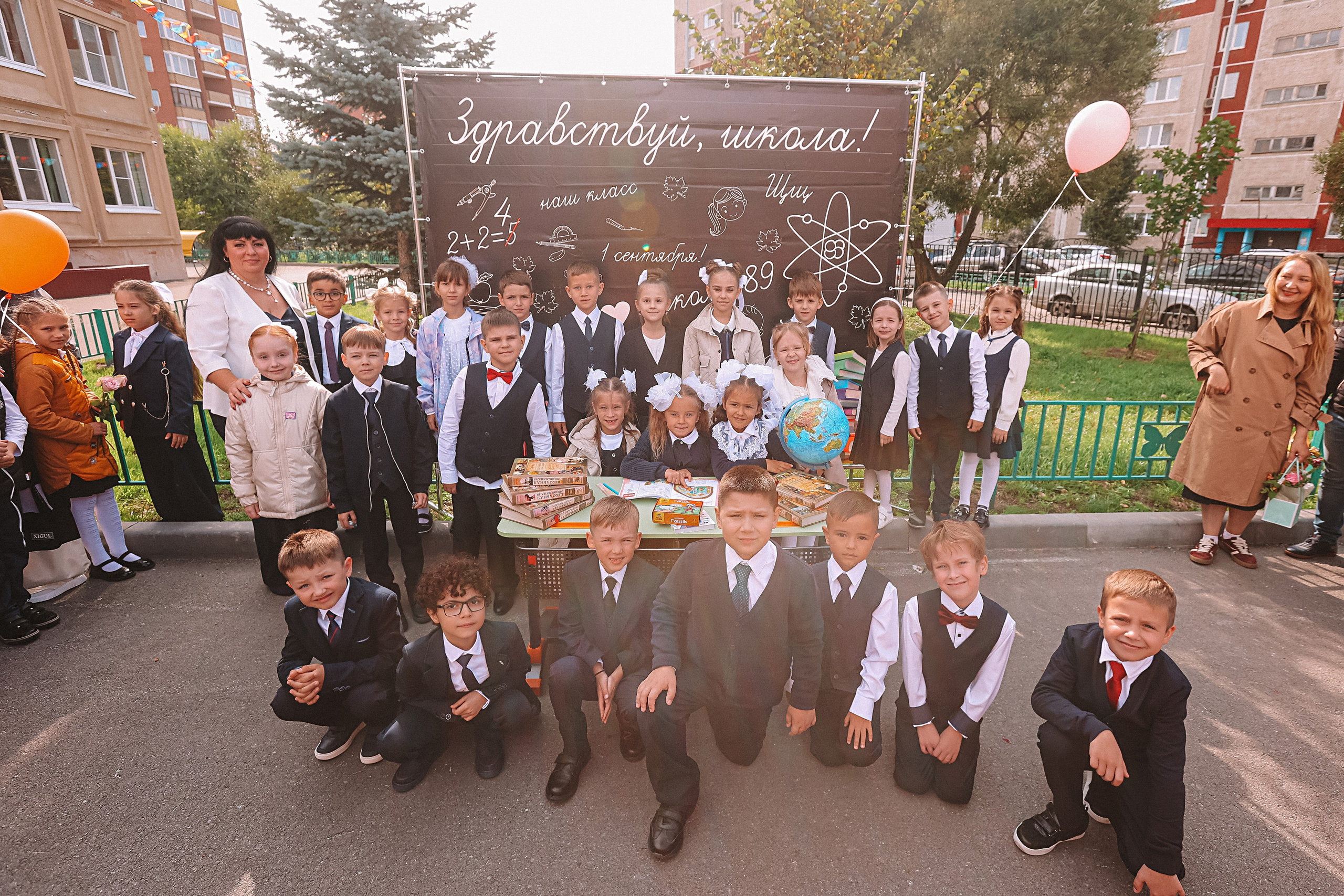 1 сентября линейка+кл час+портреты. Семейный фотограф Тюмень, фотограф на роды Салмина Мария