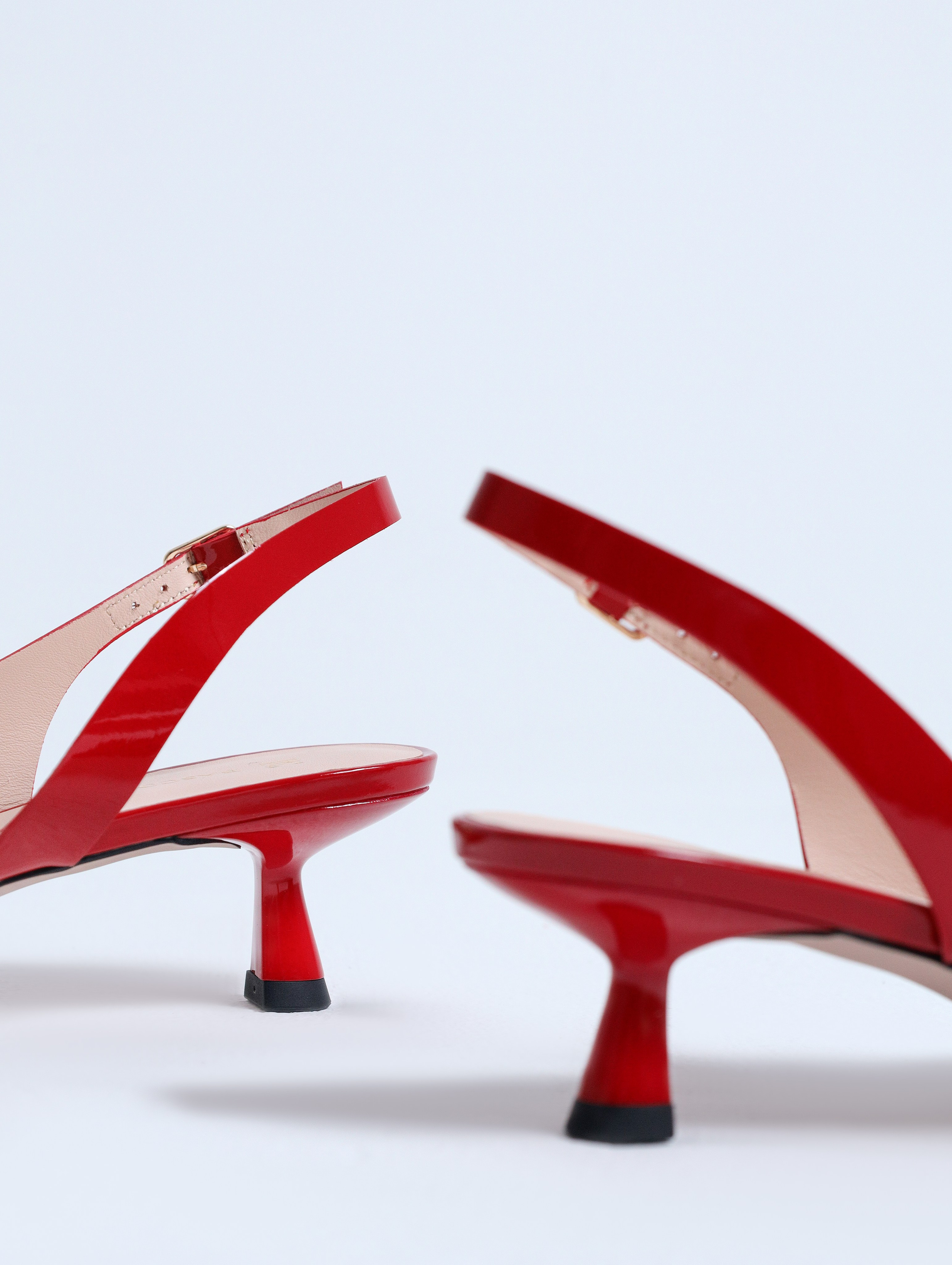 Basconi Summer Y'25. Предметный фотограф Артём Йома