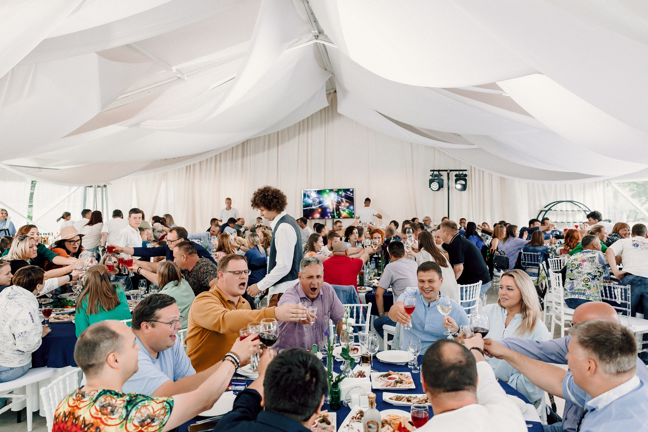 УММ2 — Летний корпоратив. Лёшка Варзегов — фотограф