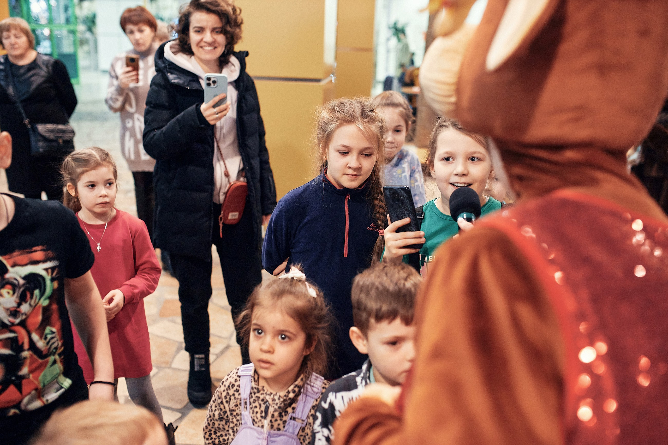 Детский новогодний праздник в ТЦ Июнь. Семейный и репортажной фотограф в Красноярске и Москве Виктор Бабинцев