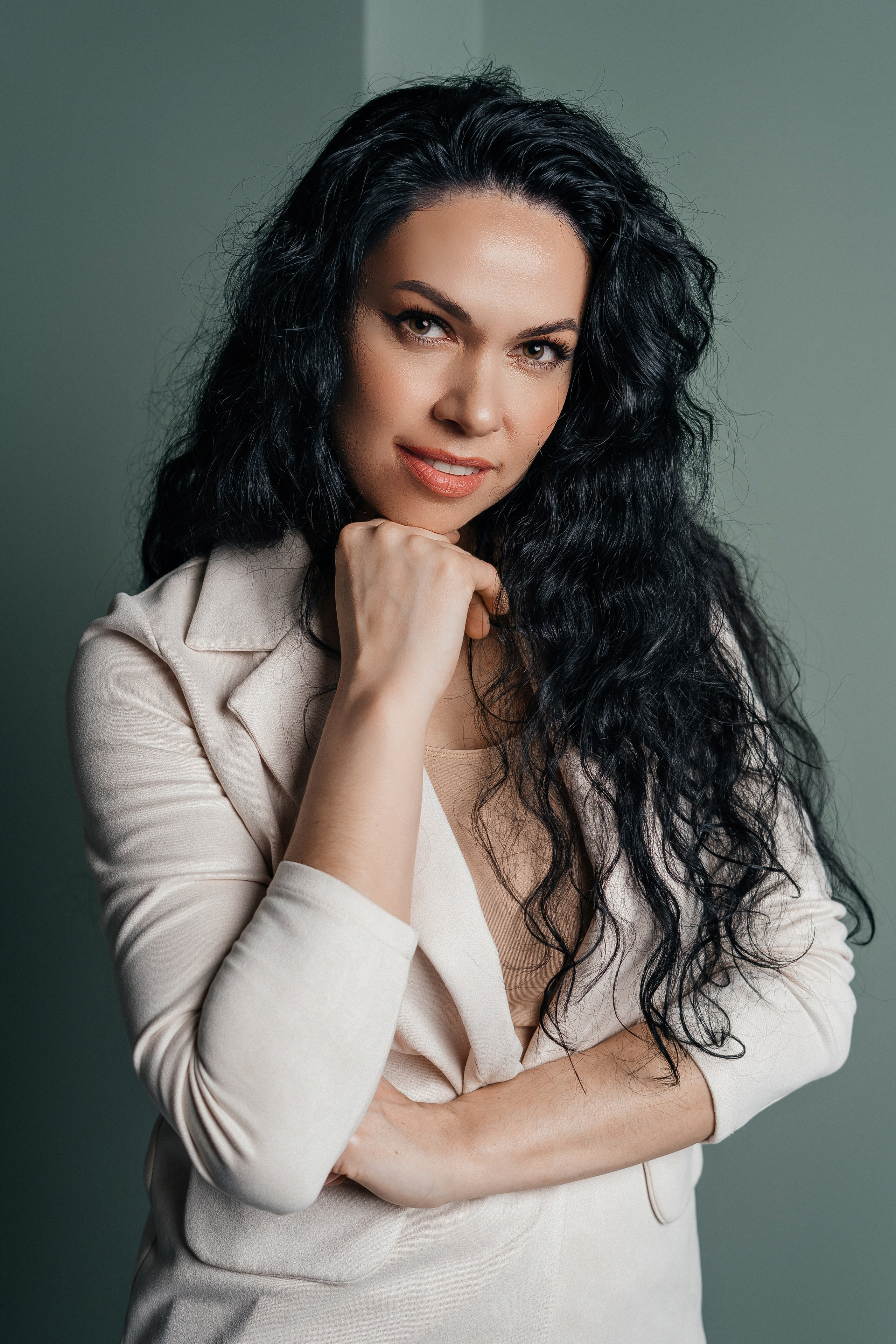 Съемки в интерьере студий. Виктория Алпеева — фотограф по любви