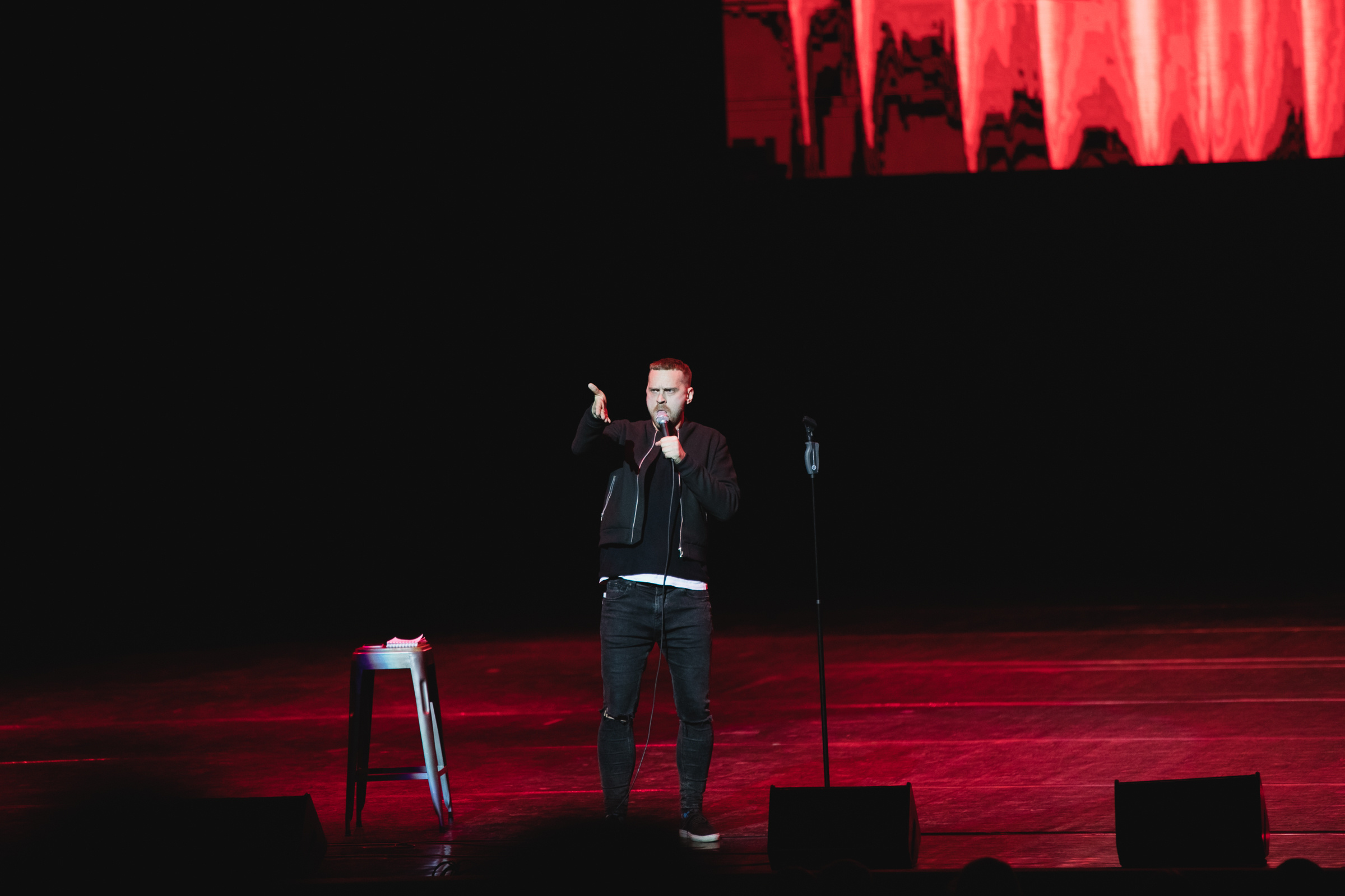 Концерт Большой Stand Up. Нурлан Сабуров и Алексей Щербаков. Репортажный фотограф Александр Задорин, Минск, Беларусь