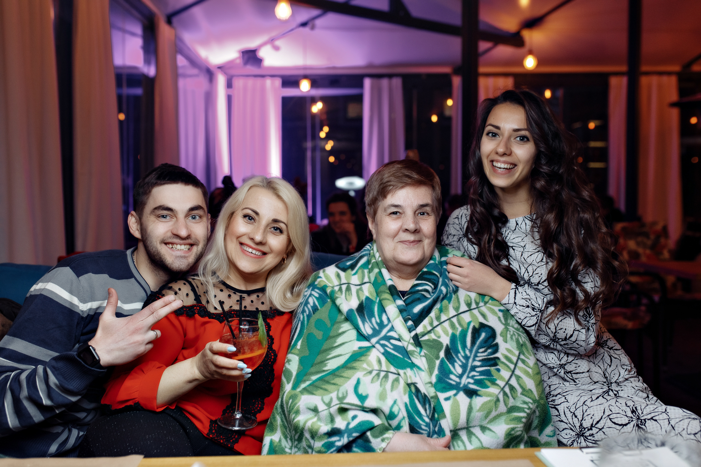 ТЕРРАСА ДВОР. Репортажный фотограф Александр Задорин, Минск, Беларусь