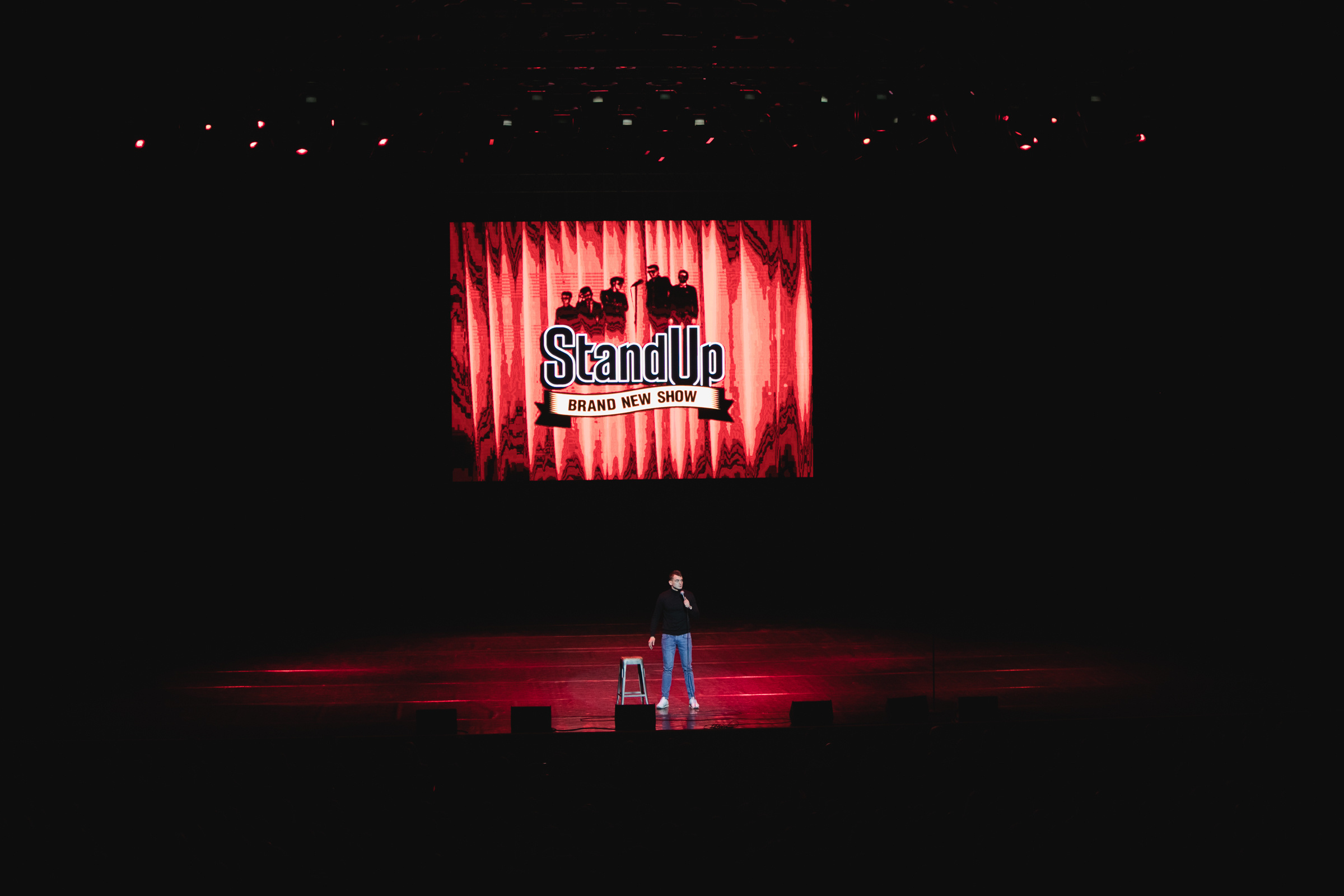 Концерт Большой Stand Up. Нурлан Сабуров и Алексей Щербаков. Репортажный фотограф Александр Задорин, Минск, Беларусь