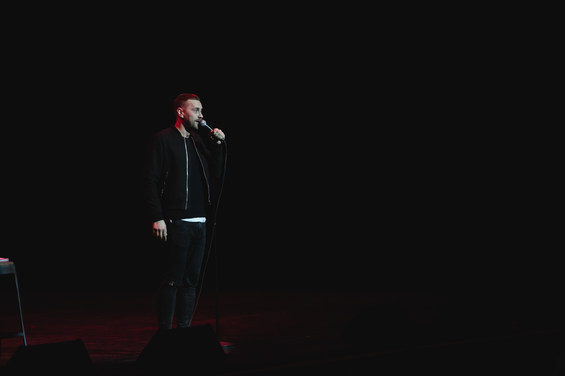 Концерт Большой Stand Up. Нурлан Сабуров и Алексей Щербаков. Репортажный фотограф Александр Задорин, Минск, Беларусь