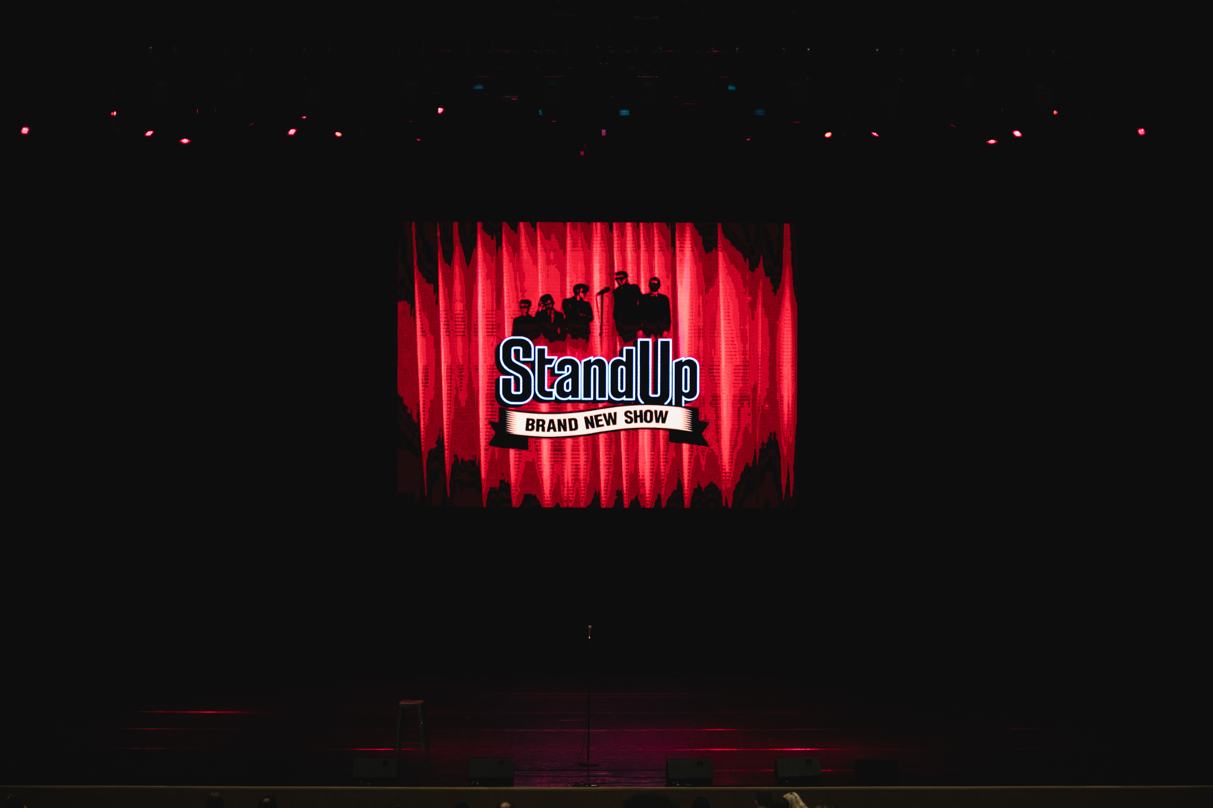 Концерт Большой Stand Up. Нурлан Сабуров и Алексей Щербаков. Репортажный фотограф Александр Задорин, Минск, Беларусь