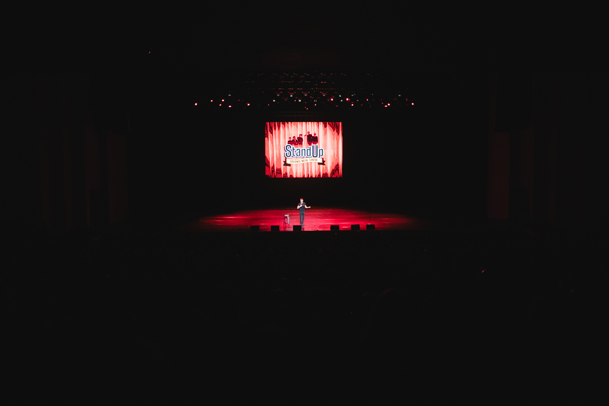 Концерт Большой Stand Up. Нурлан Сабуров и Алексей Щербаков. Репортажный фотограф Александр Задорин, Минск, Беларусь