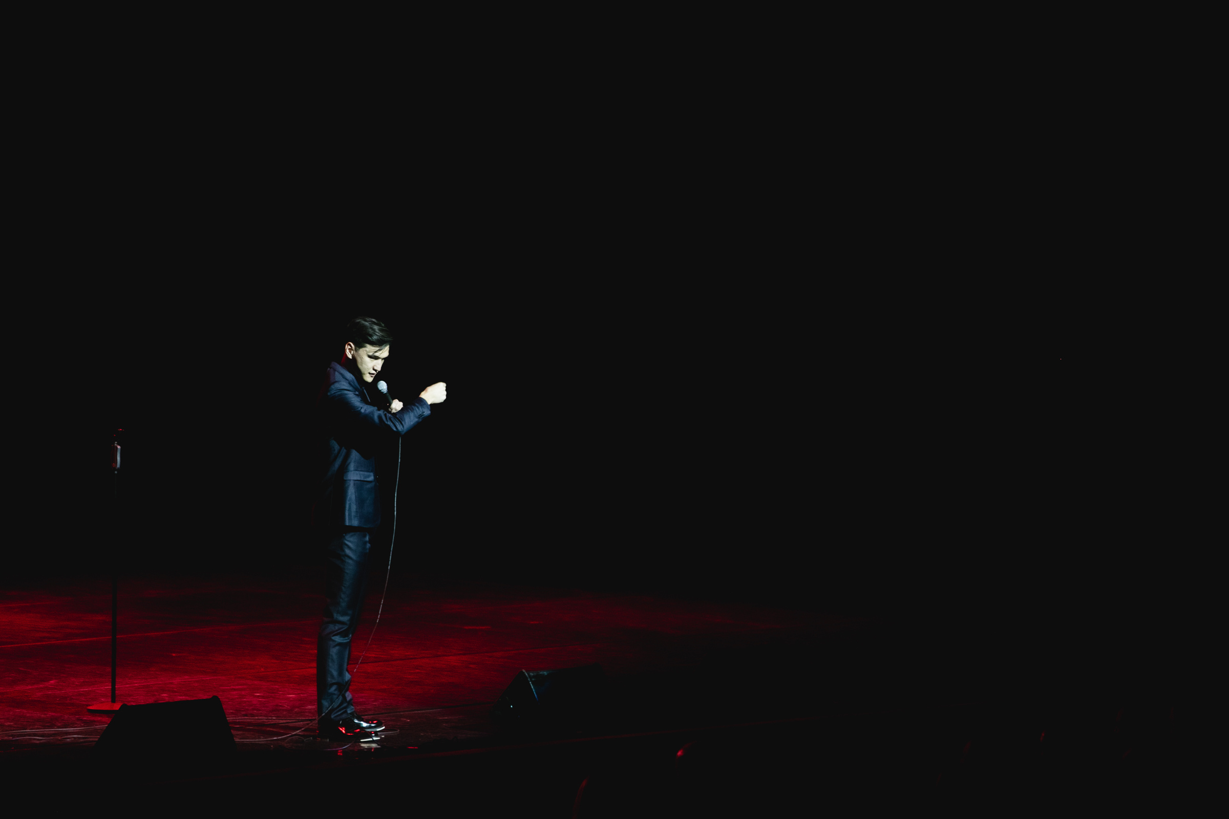 Концерт Большой Stand Up. Нурлан Сабуров и Алексей Щербаков. Репортажный фотограф Александр Задорин, Минск, Беларусь