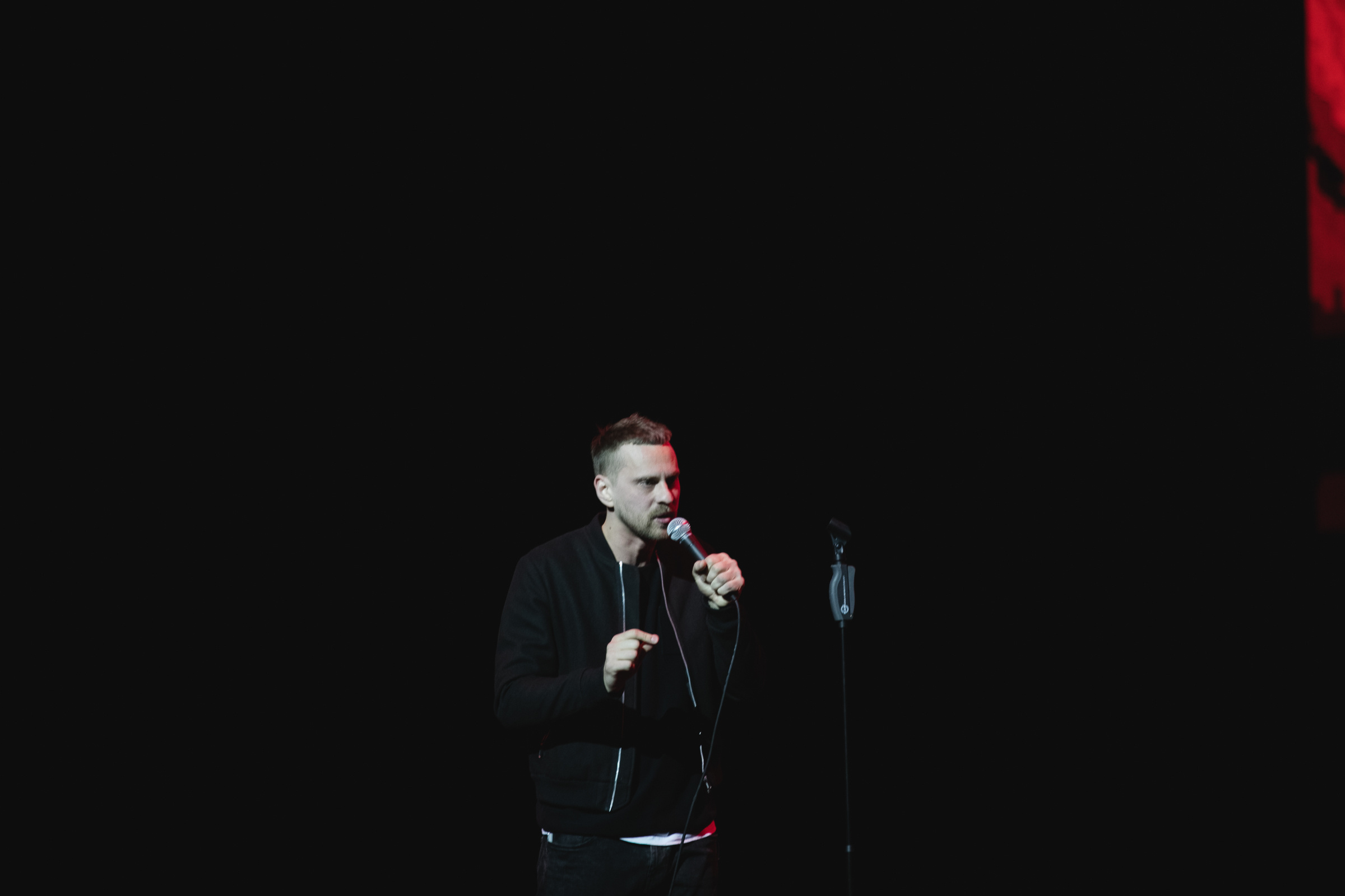 Концерт Большой Stand Up. Нурлан Сабуров и Алексей Щербаков. Репортажный фотограф Александр Задорин, Минск, Беларусь