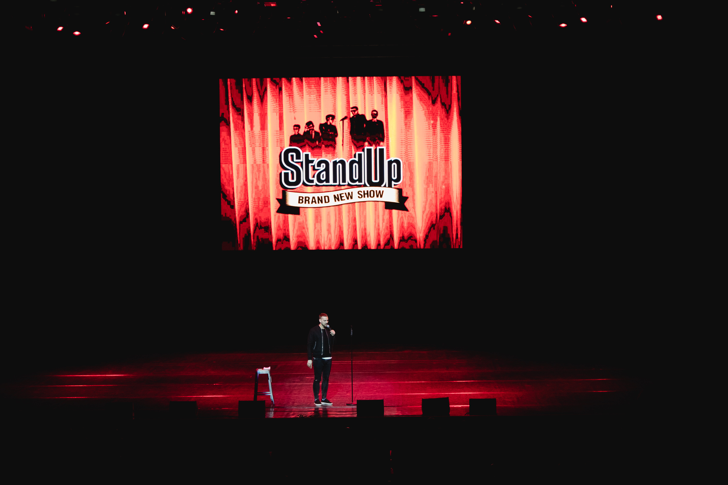 Концерт Большой Stand Up. Нурлан Сабуров и Алексей Щербаков. Репортажный фотограф Александр Задорин, Минск, Беларусь
