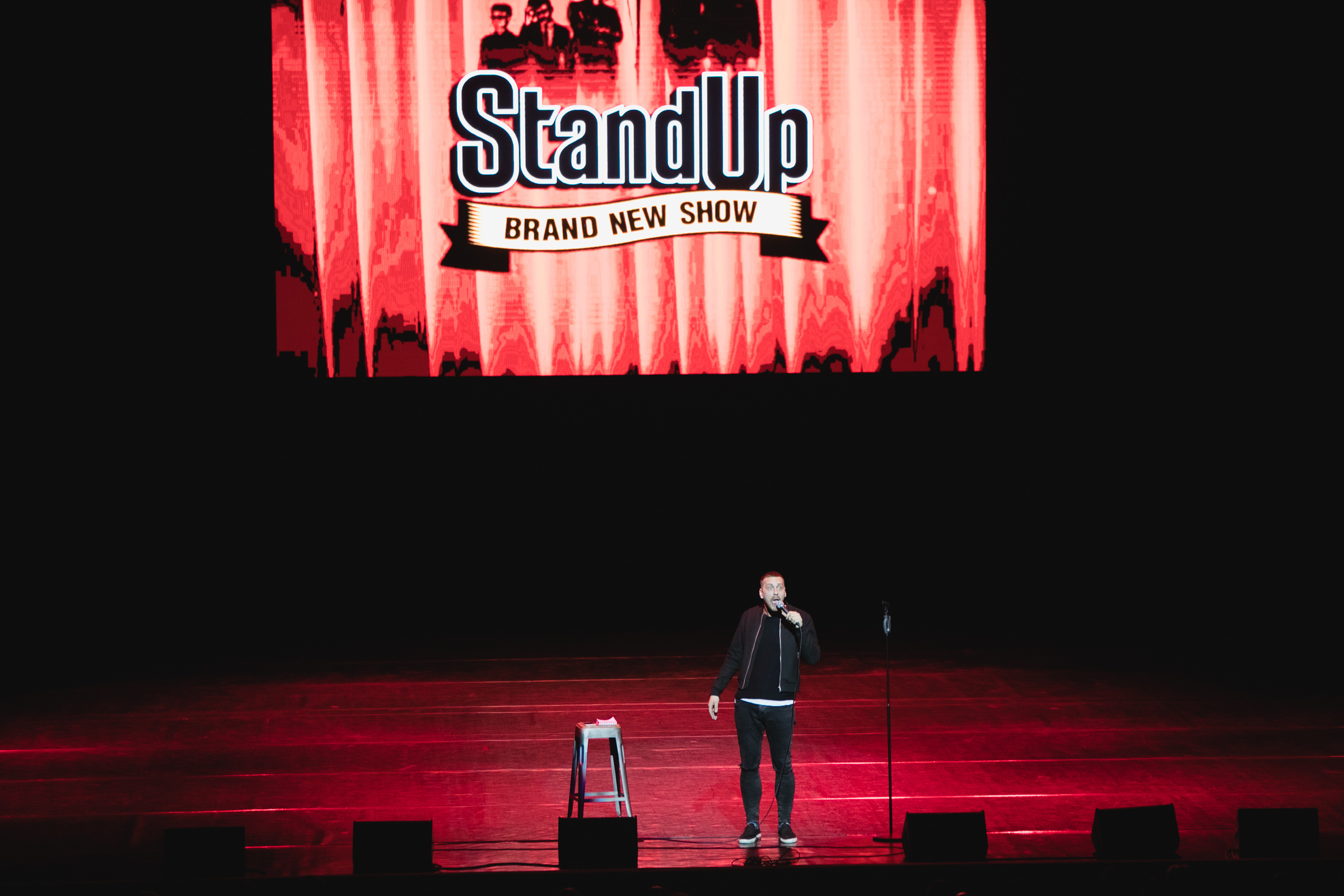 Концерт Большой Stand Up. Нурлан Сабуров и Алексей Щербаков. Репортажный фотограф Александр Задорин, Минск, Беларусь