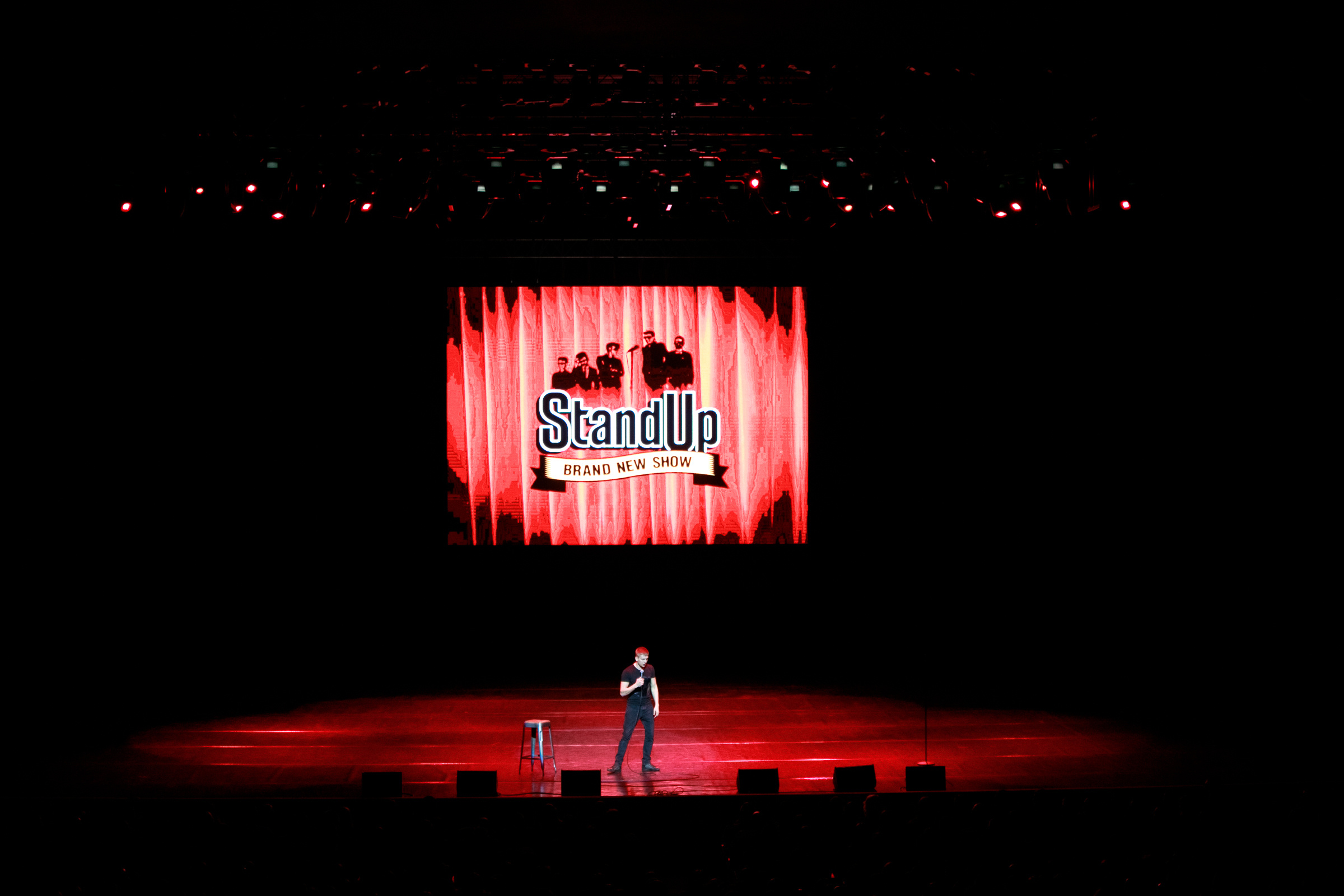 Концерт Большой Stand Up. Нурлан Сабуров и Алексей Щербаков. Репортажный фотограф Александр Задорин, Минск, Беларусь