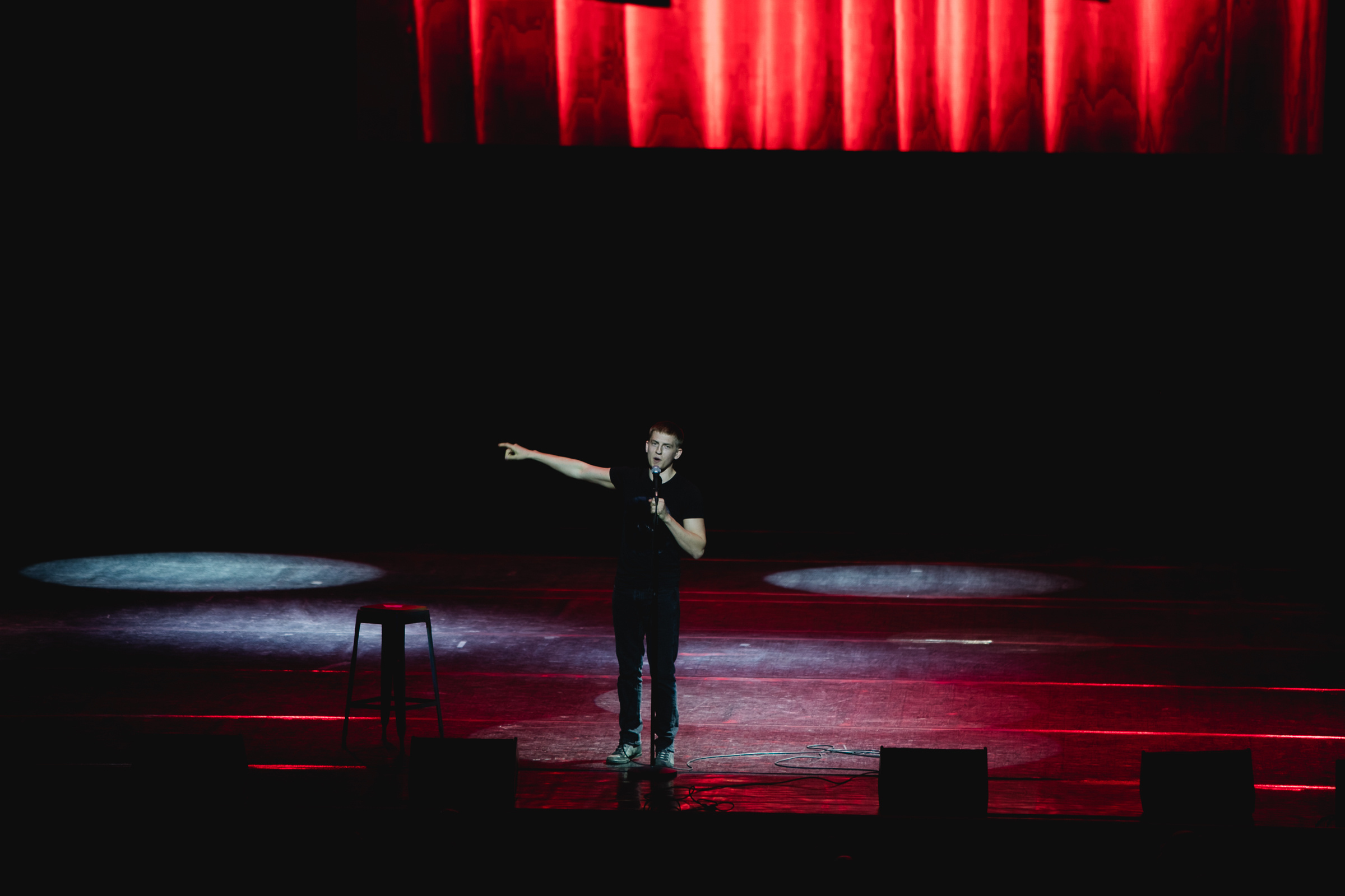 Концерт Большой Stand Up. Нурлан Сабуров и Алексей Щербаков. Репортажный фотограф Александр Задорин, Минск, Беларусь