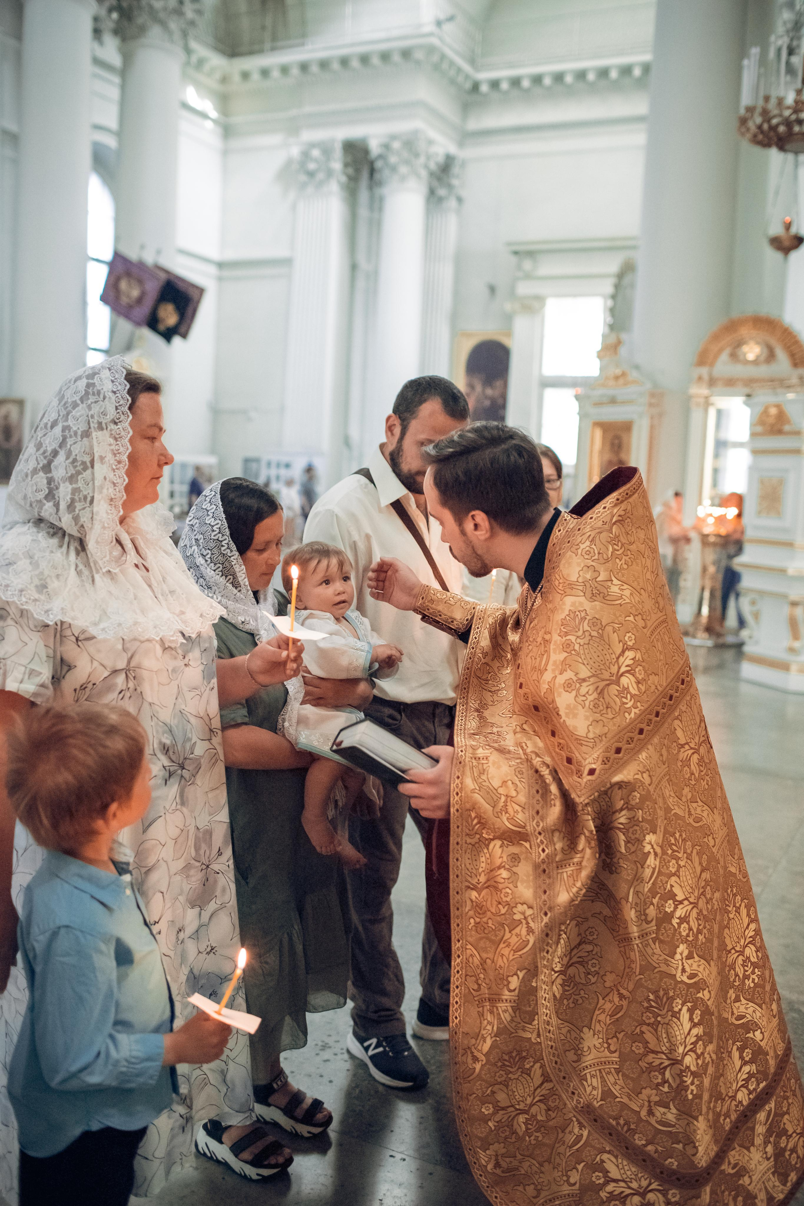 КРЕЩЕНИЕ ЛЕОНИДА. Семейный фотограф Ирис Сенченко