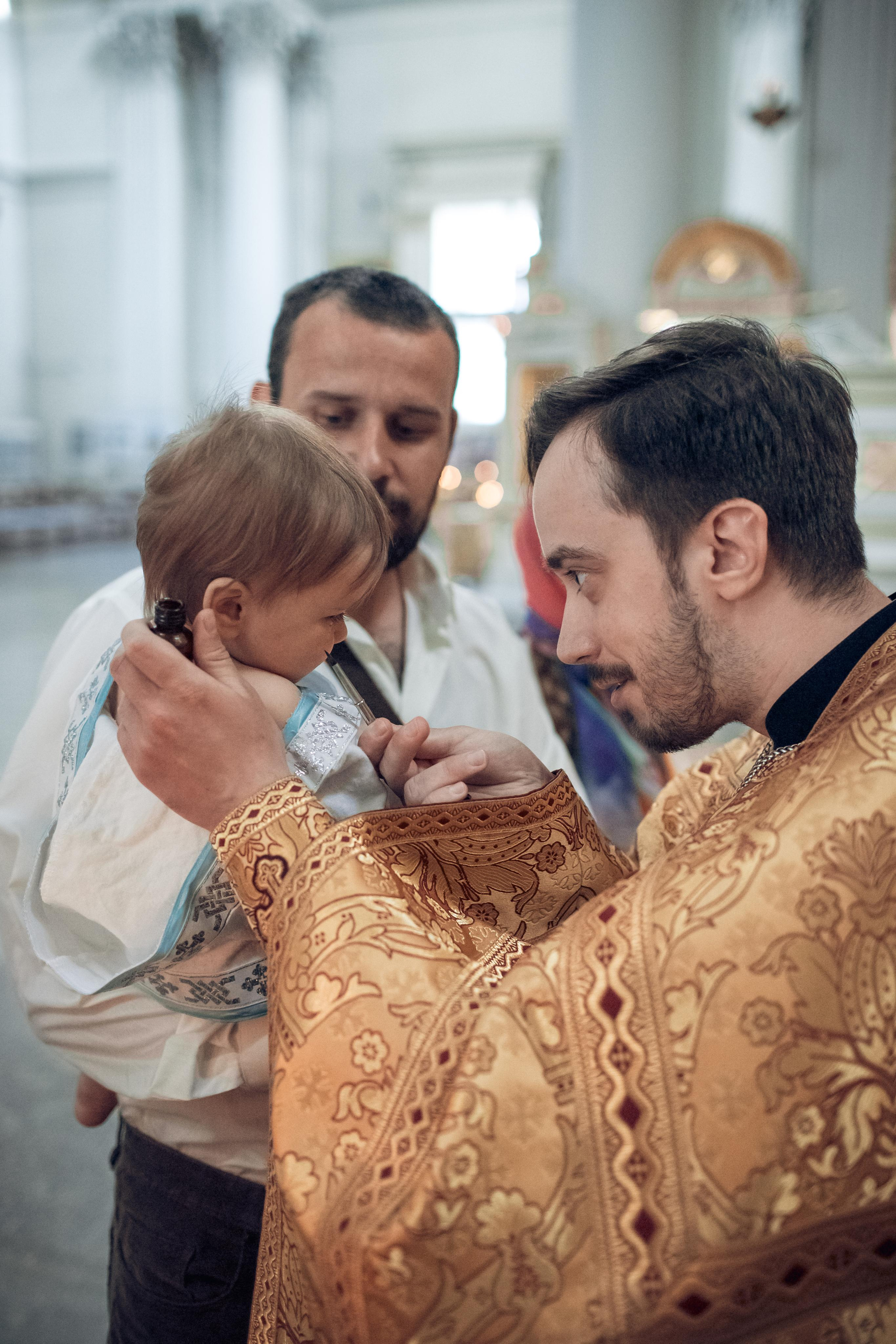 КРЕЩЕНИЕ ЛЕОНИДА. Семейный фотограф Ирис Сенченко