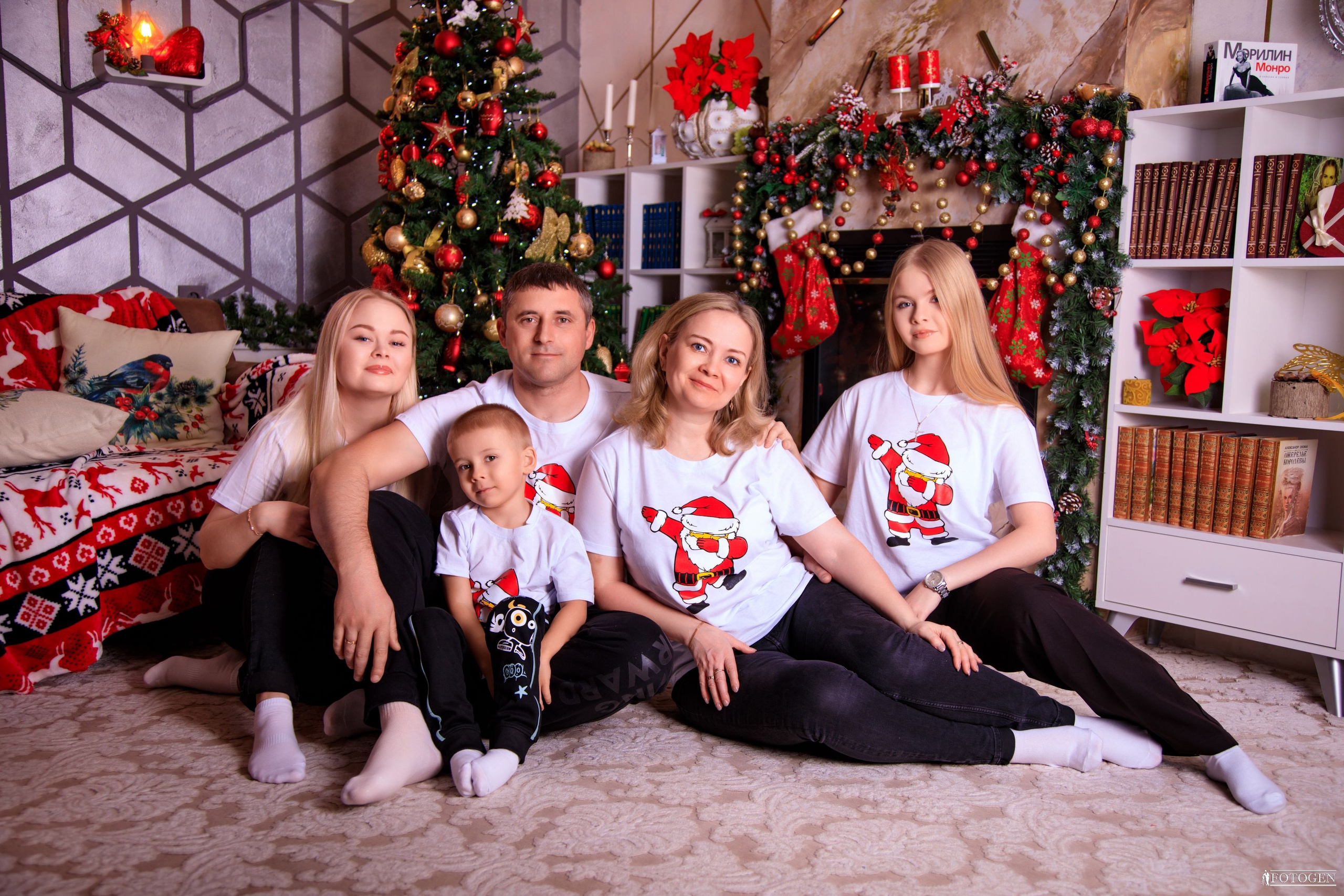 Портфолио больших семей: Единство и радость в новогодних интерьерах. Интерьерная фотостудия FOTOGEN г. Краснодар