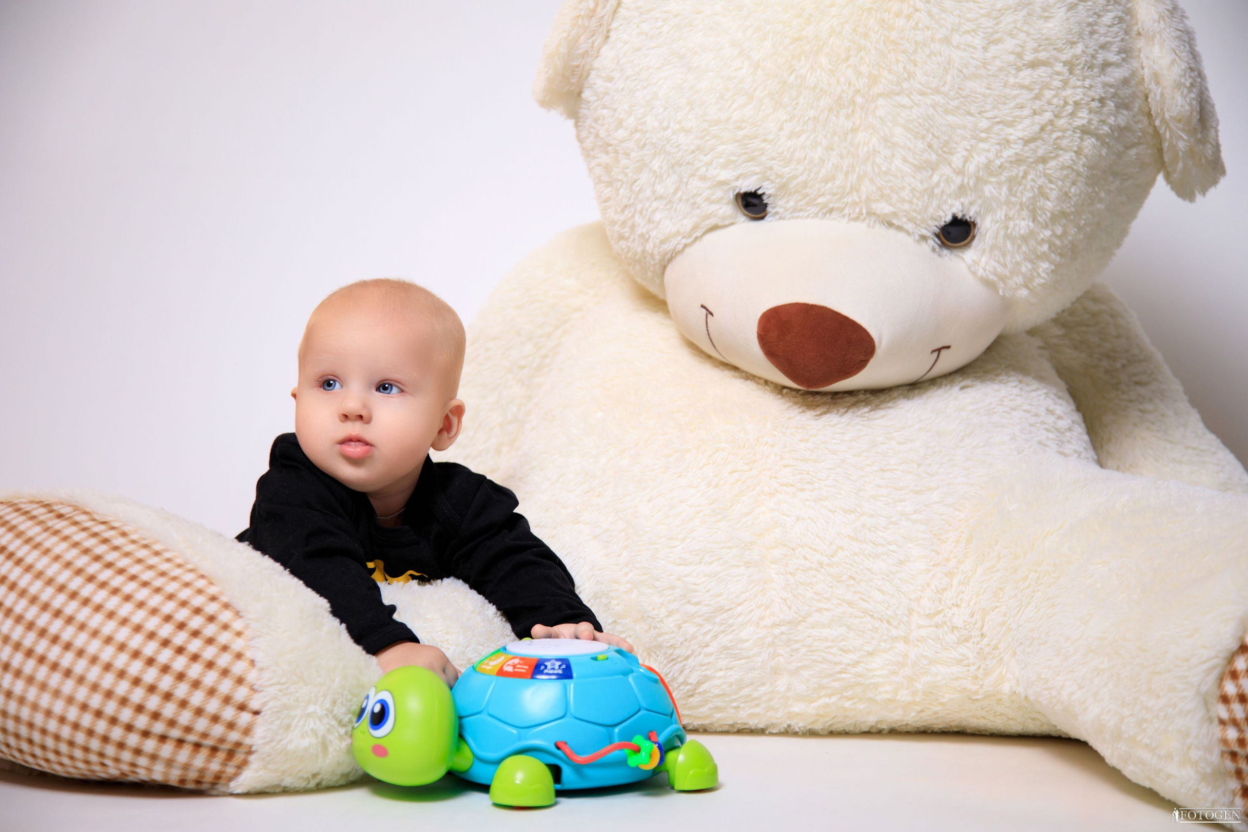 Фотосессия Мальчиков до 3 лет в Студии — Fotogen. Интерьерная фотостудия FOTOGEN г. Краснодар