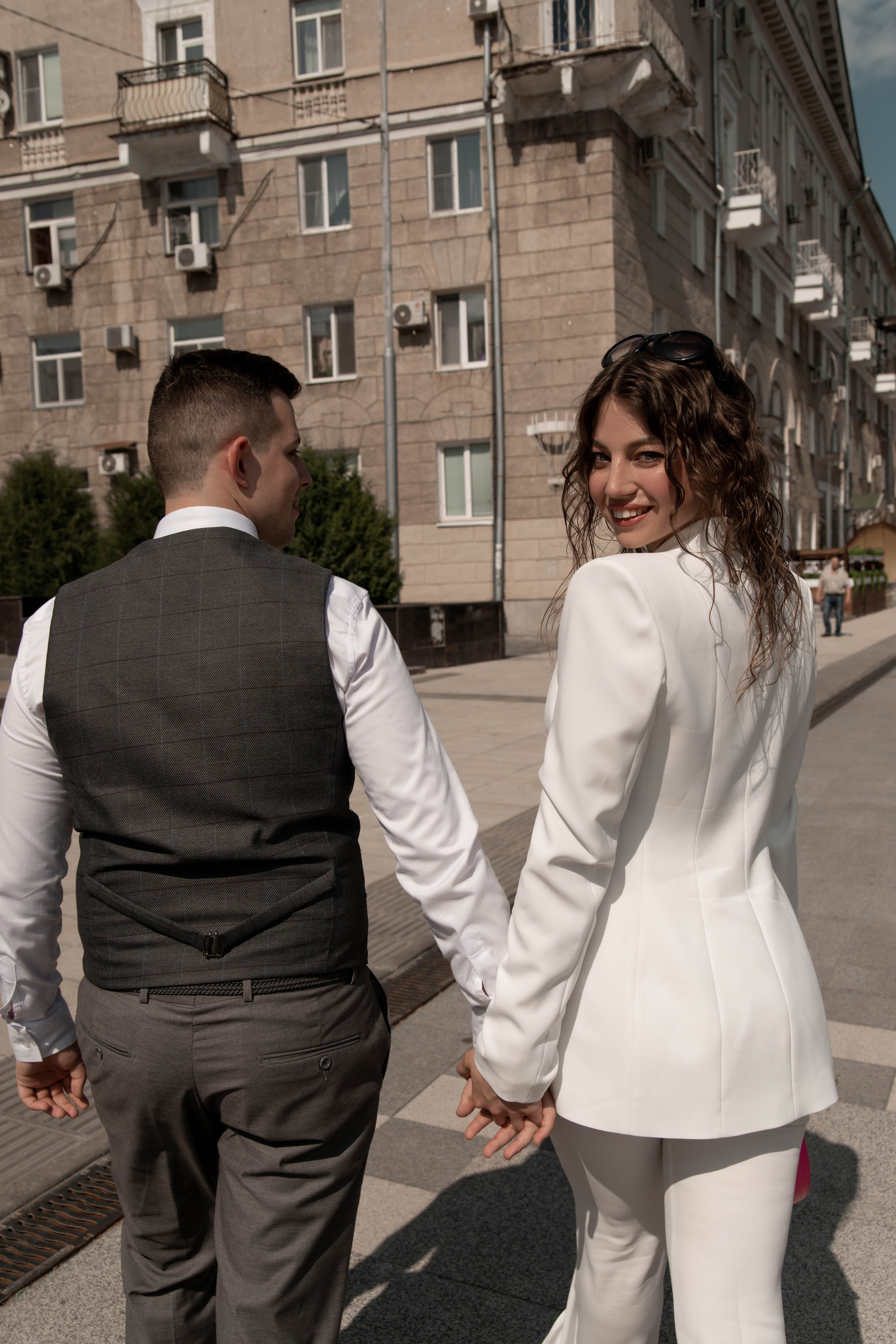 Меня зовут Александр Литвинчук и я свадебный фотограф в Саратове