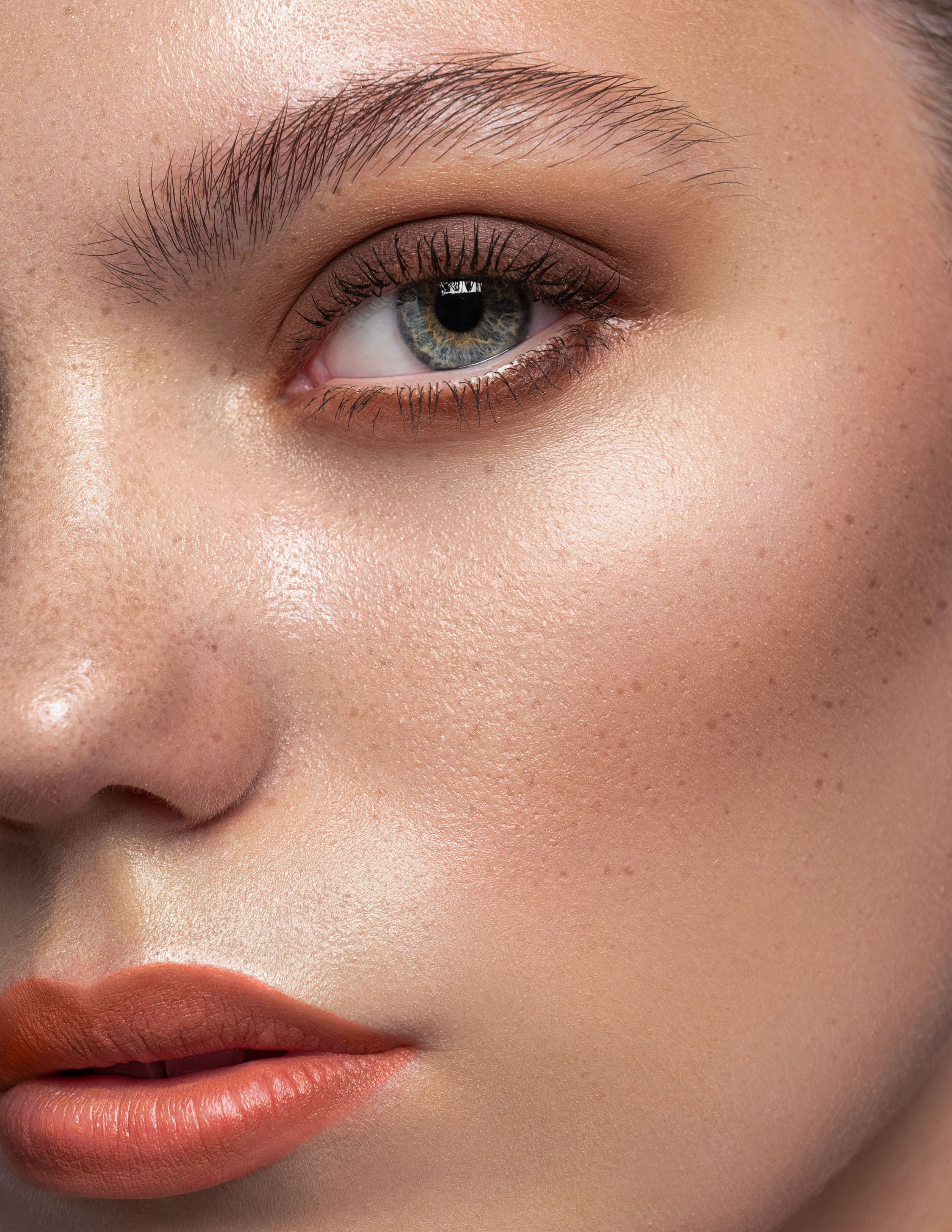 Zhanna Ognivo — Professional image retoucher. AI Photo Retoucher and Image Restorer Zhanna Ognivo