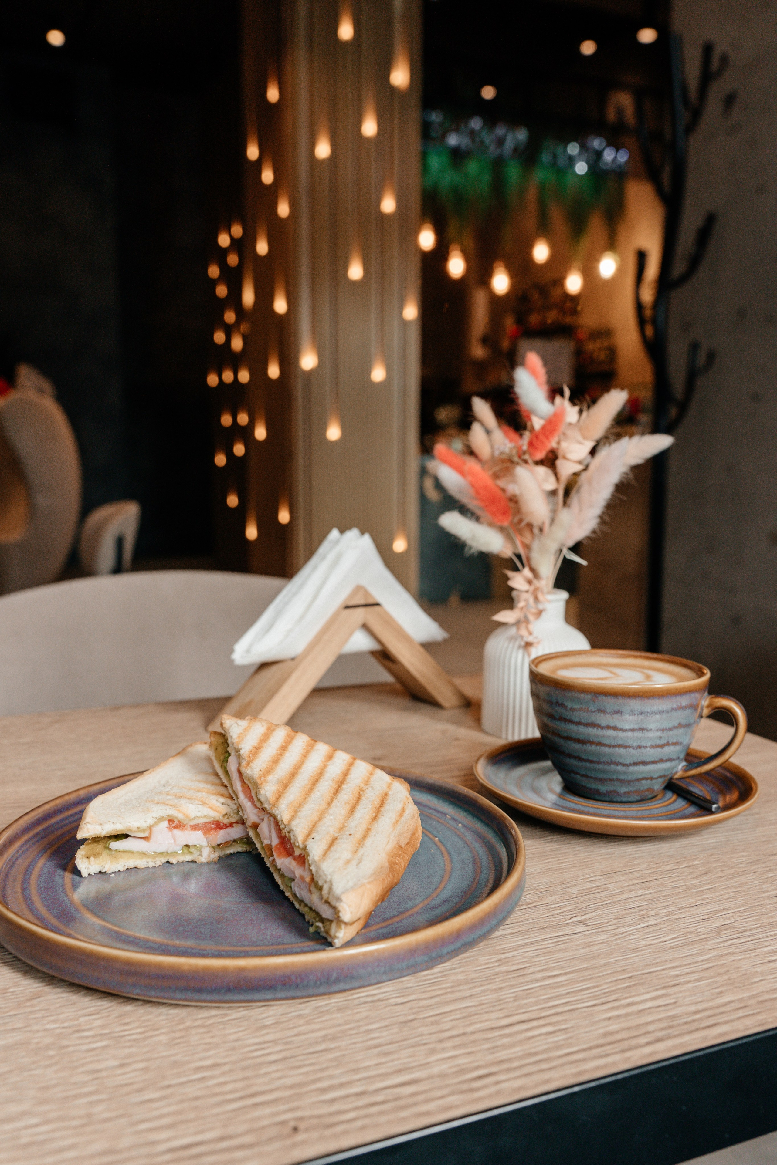 Контент- съёмка для кофейни «ЗАРЯД». Ваш семейный фотограф в Минске — Вика Трегубова