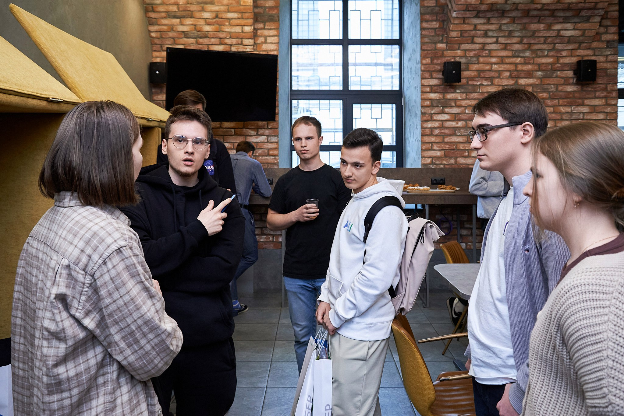 AIJ серия лекций по ИИ. Иван Ступа, репортажный фотограф в Санкт-Петербурге и Ленинградской области