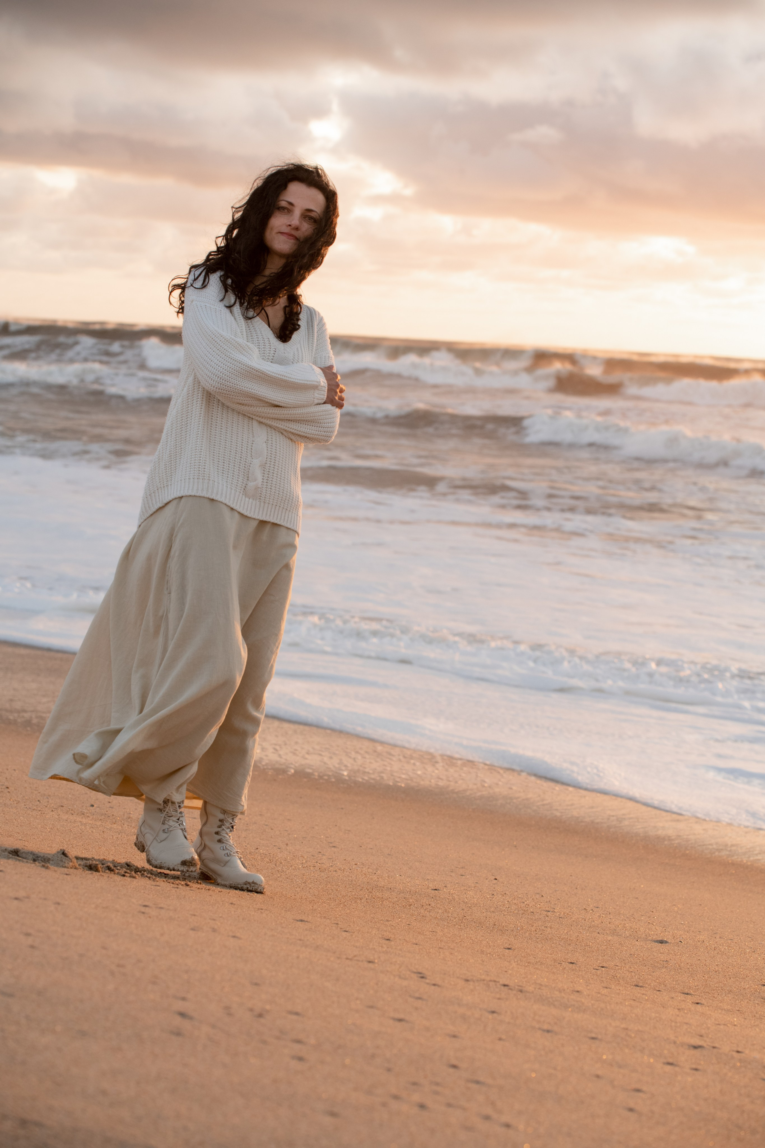 IRINA. Anastasiia Antoniuk portrait, family and couple photographer, Portugal