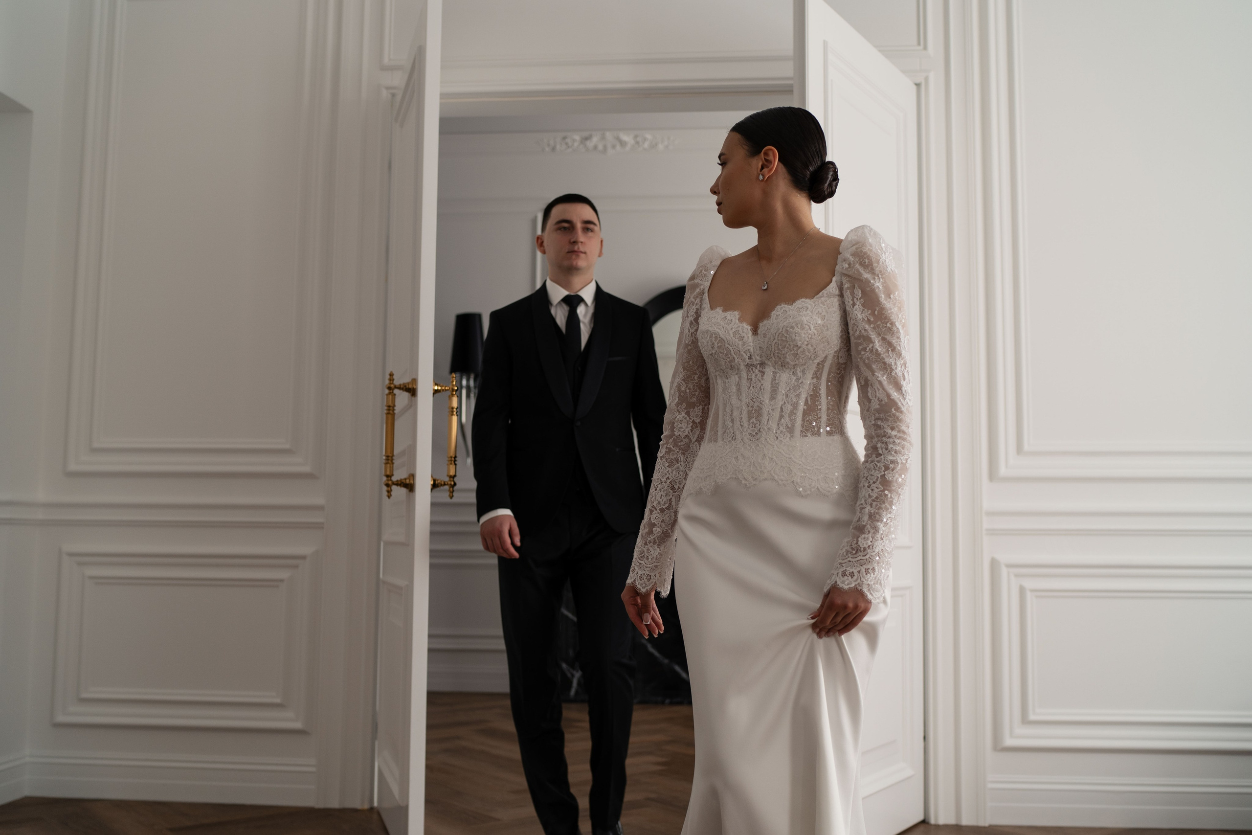 Свадебная фотосессия в интерьере, студия. Главная