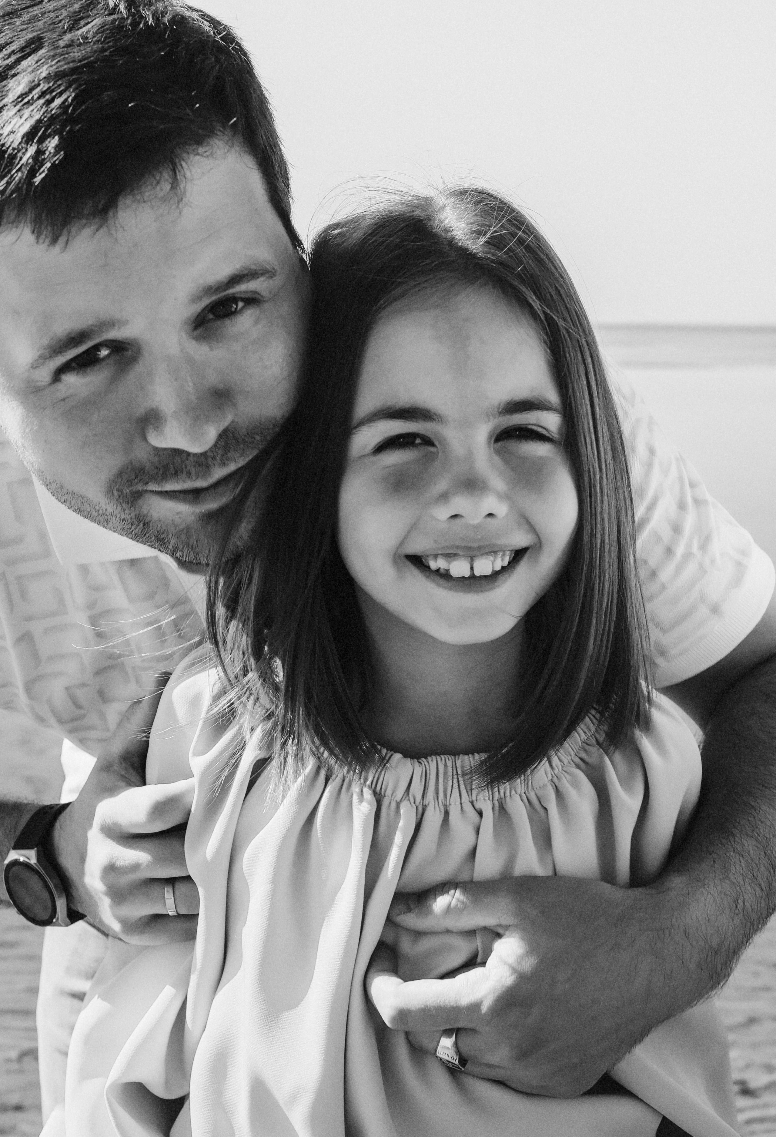 Семейная фотопрогулка на заливе. Алена Виталий Илона Ника. Семейный и свадебный фотограф в Санкт-Петербурге Яна