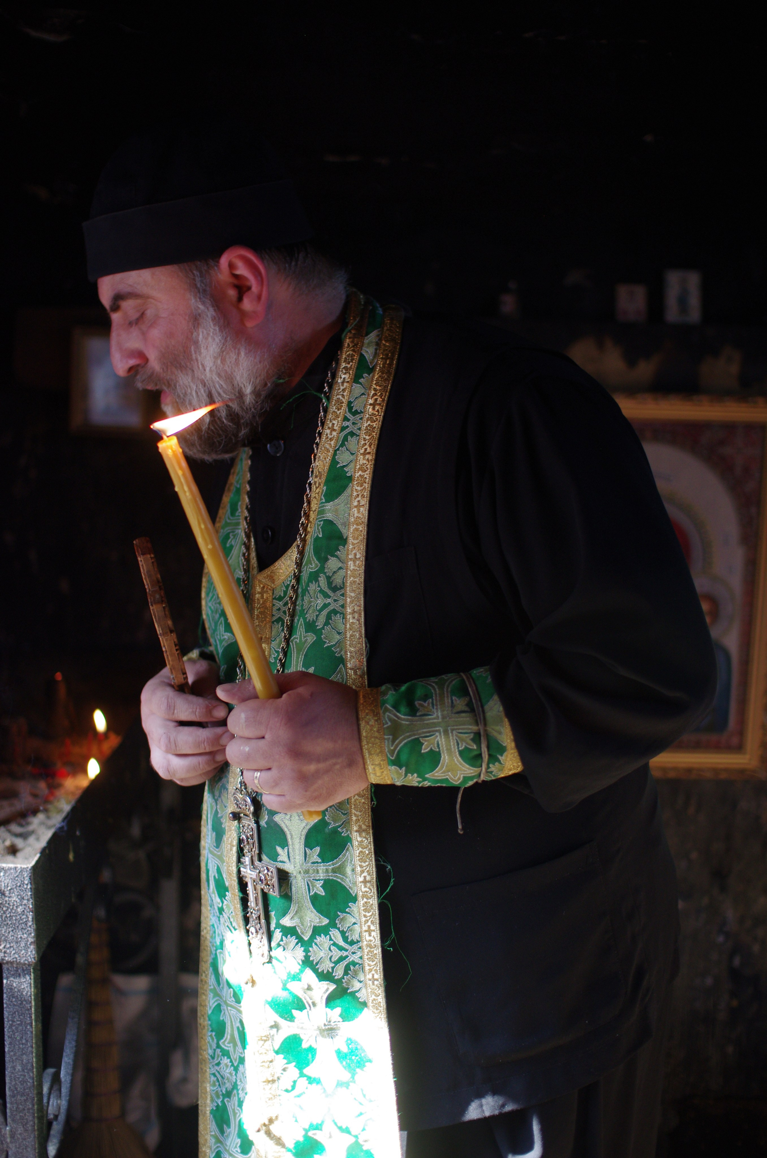 Крещение в Церкви Святого Георгия в Гогни. Портретный фотограф Денис Милютин