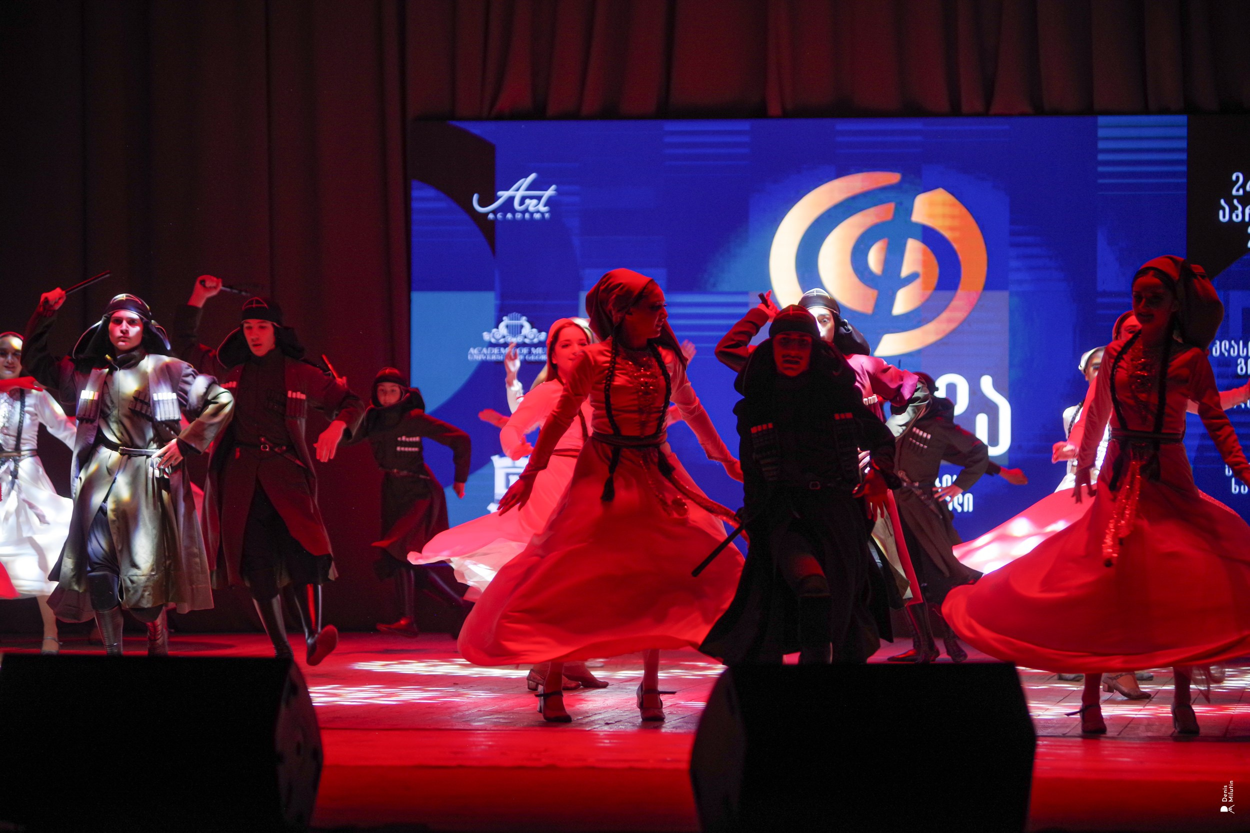 Танцы в Хоби. Портретный фотограф Денис Милютин